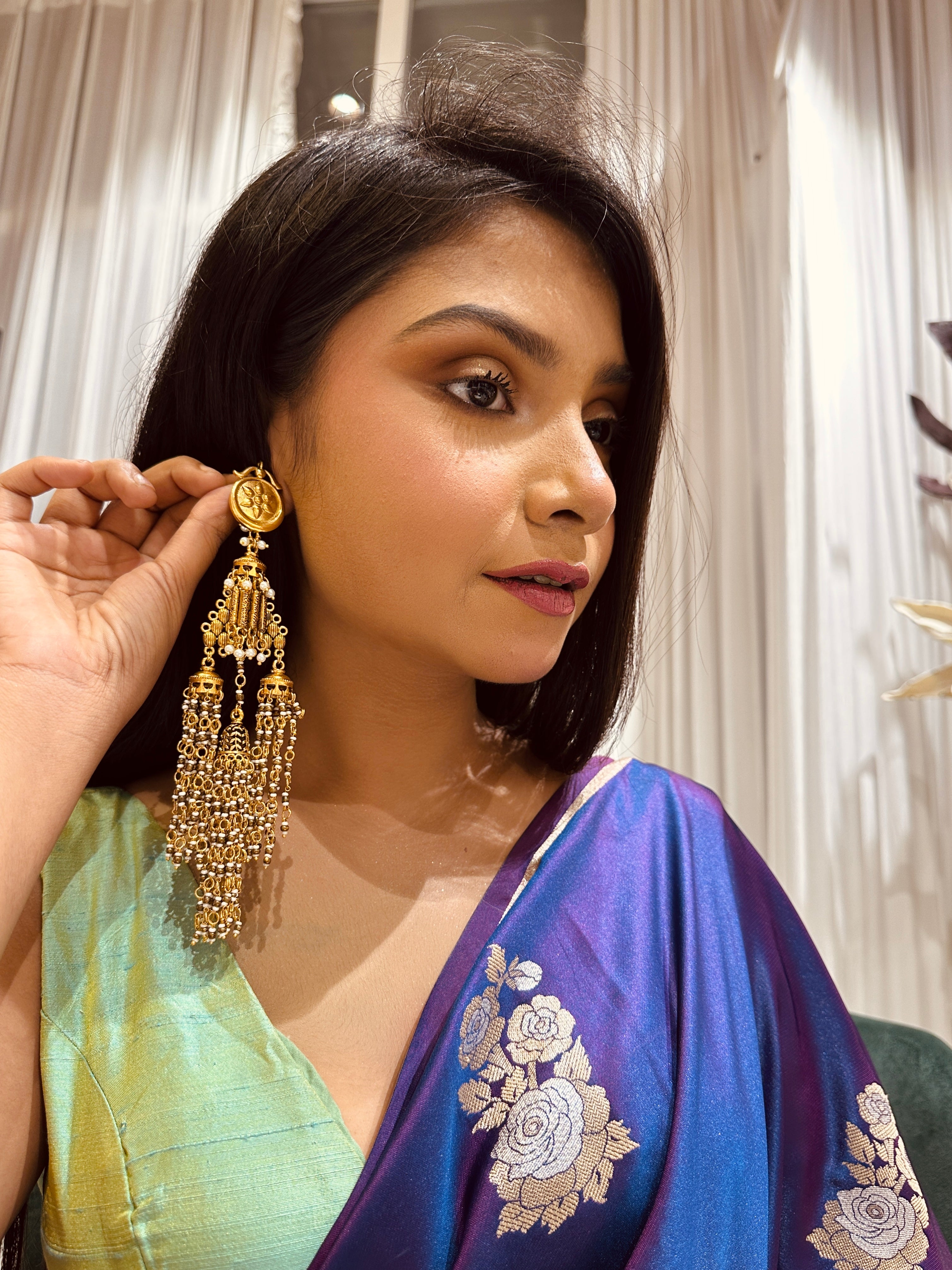 Shringaar-Mithi Dangler