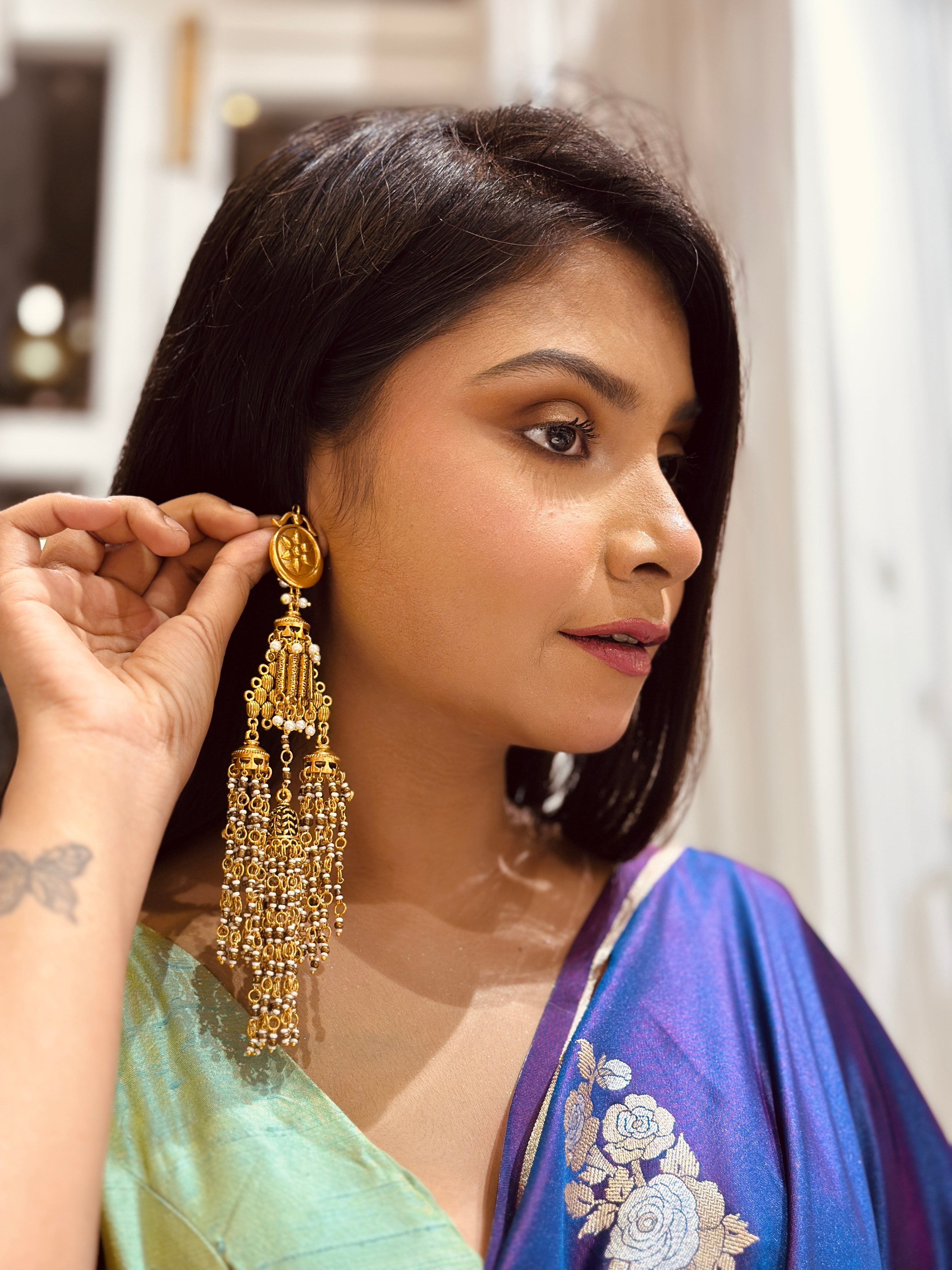 Shringaar-Mithi Dangler