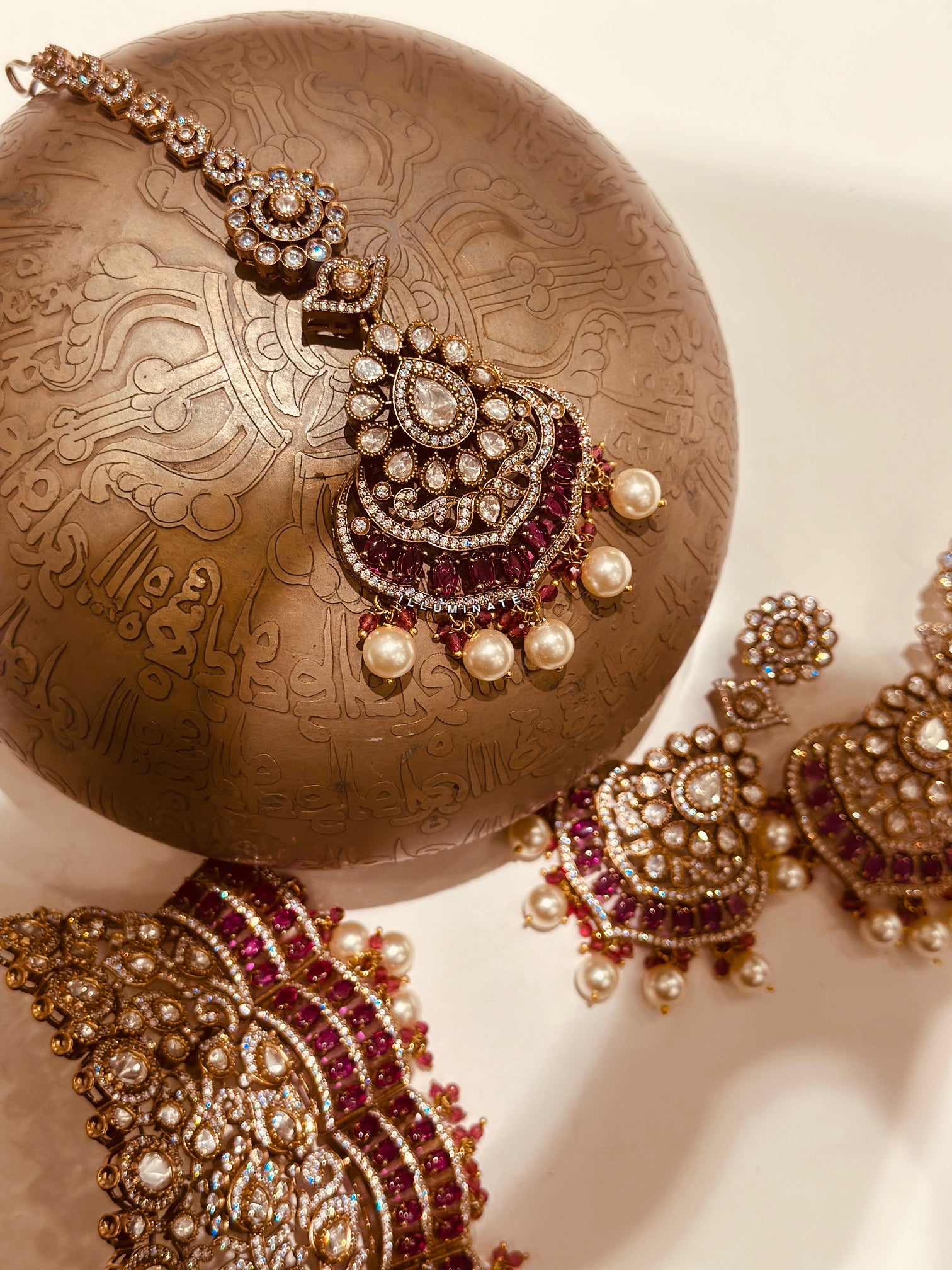 Queen Naira Necklace