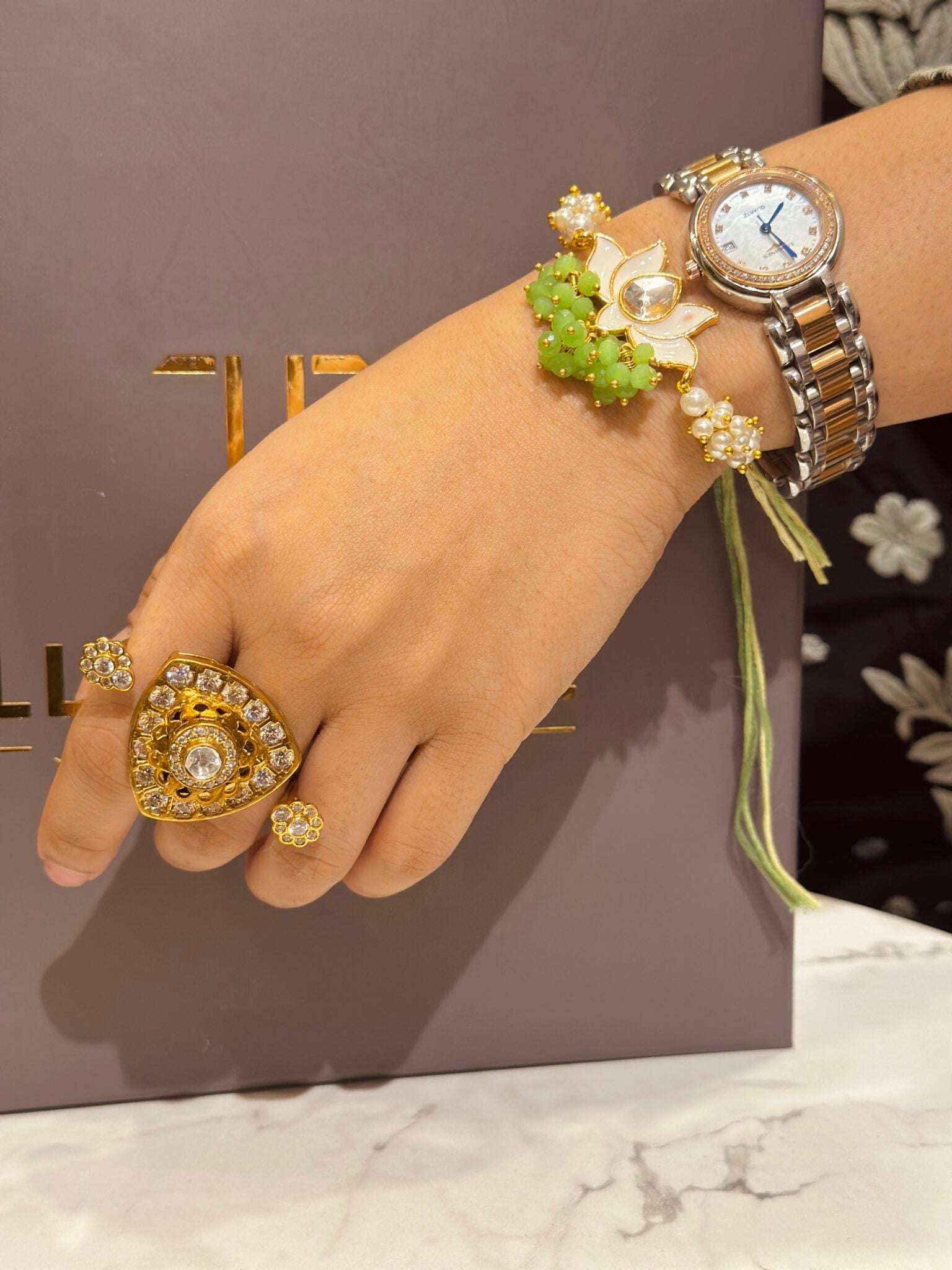 Safeed Komal Mogra Rakhi