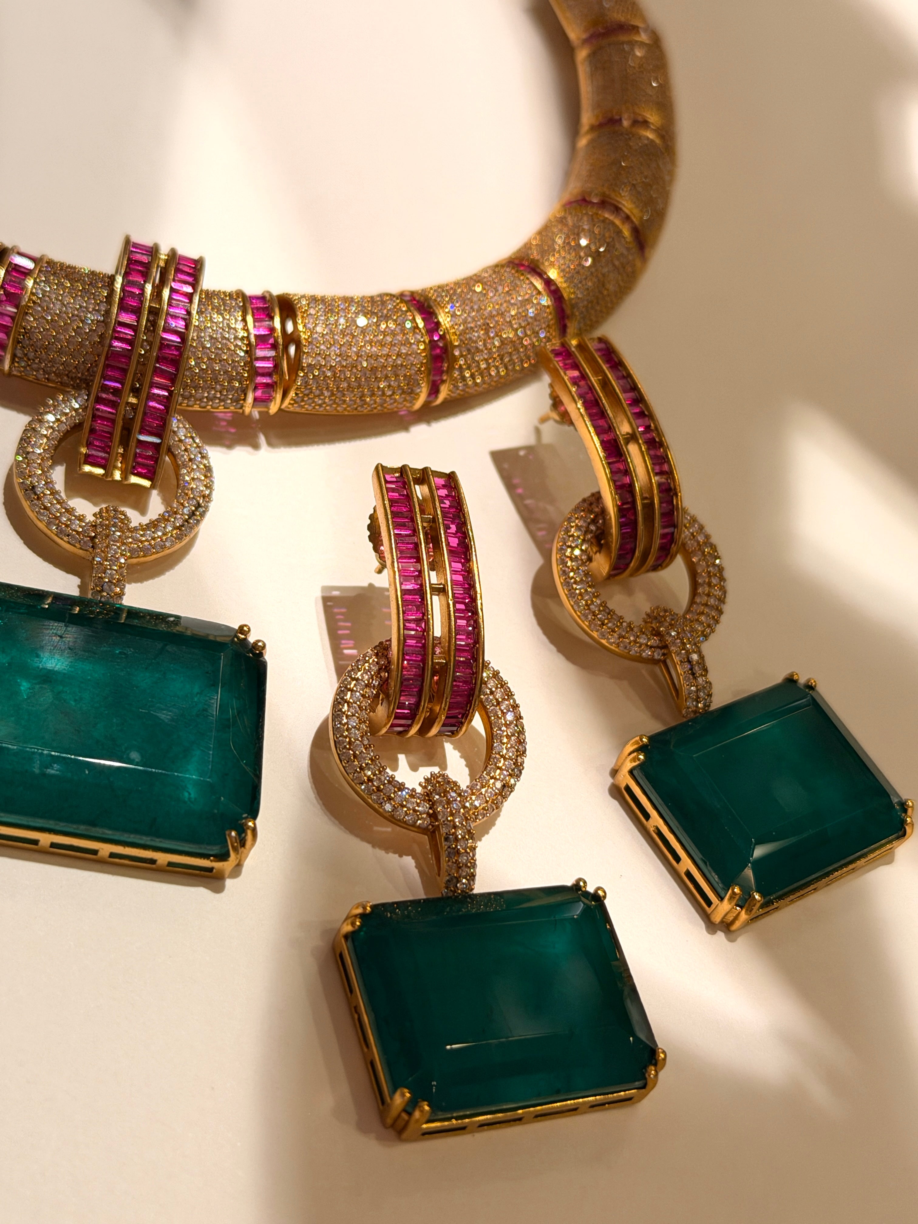 Emerald Majestic Necklace