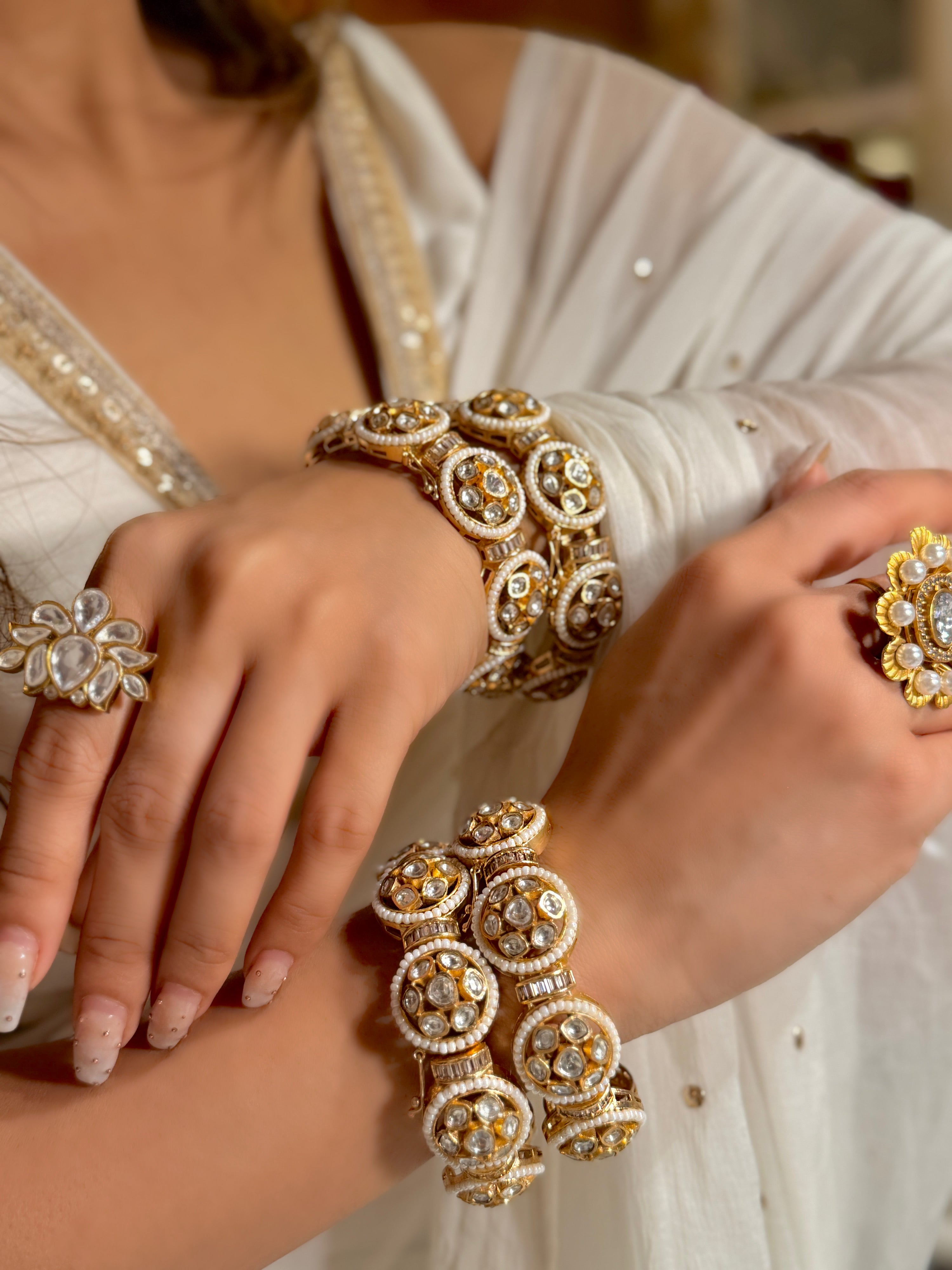 Moti Butta Bangle
