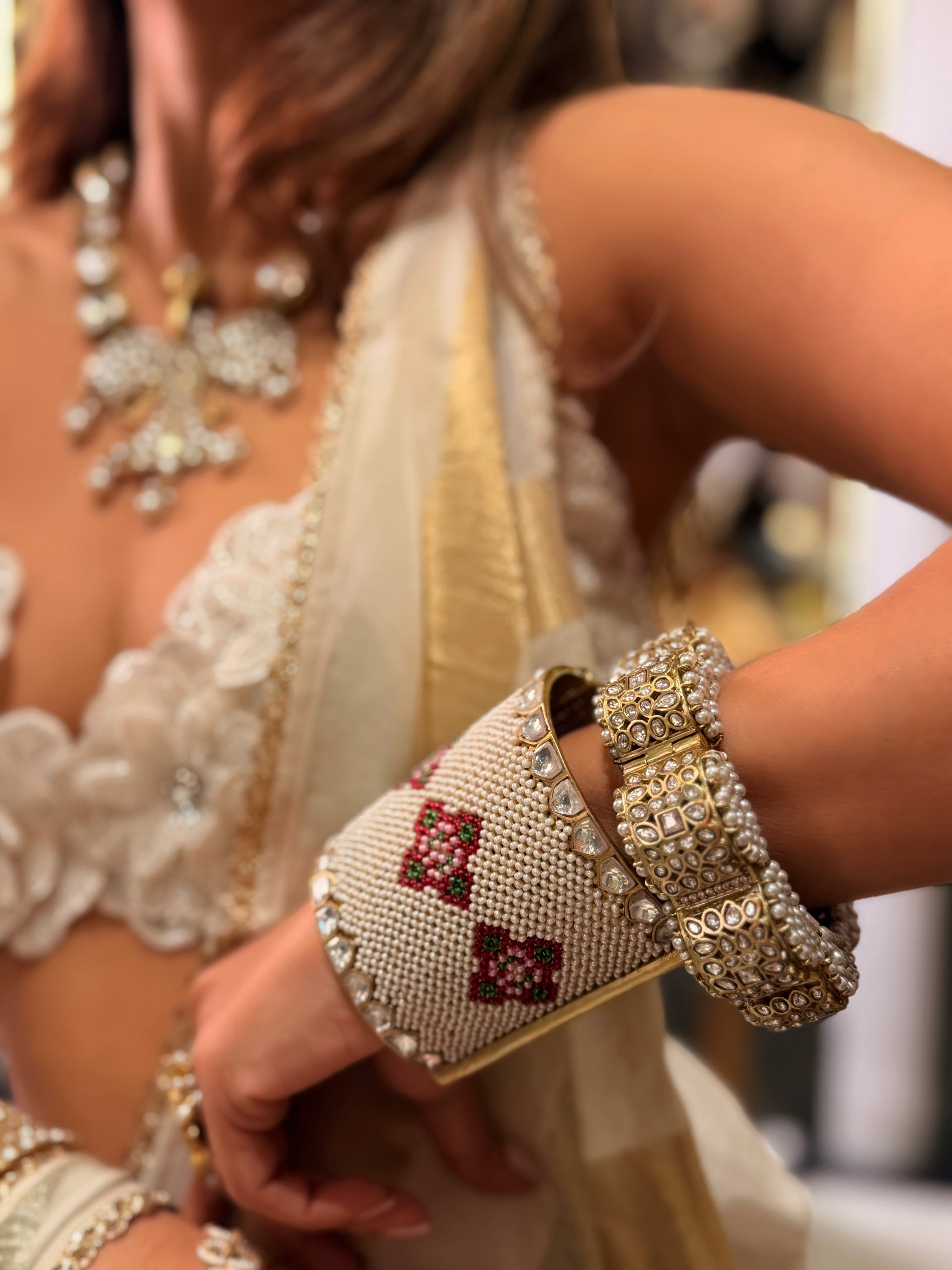 Saralya Hand cuff- Mahira