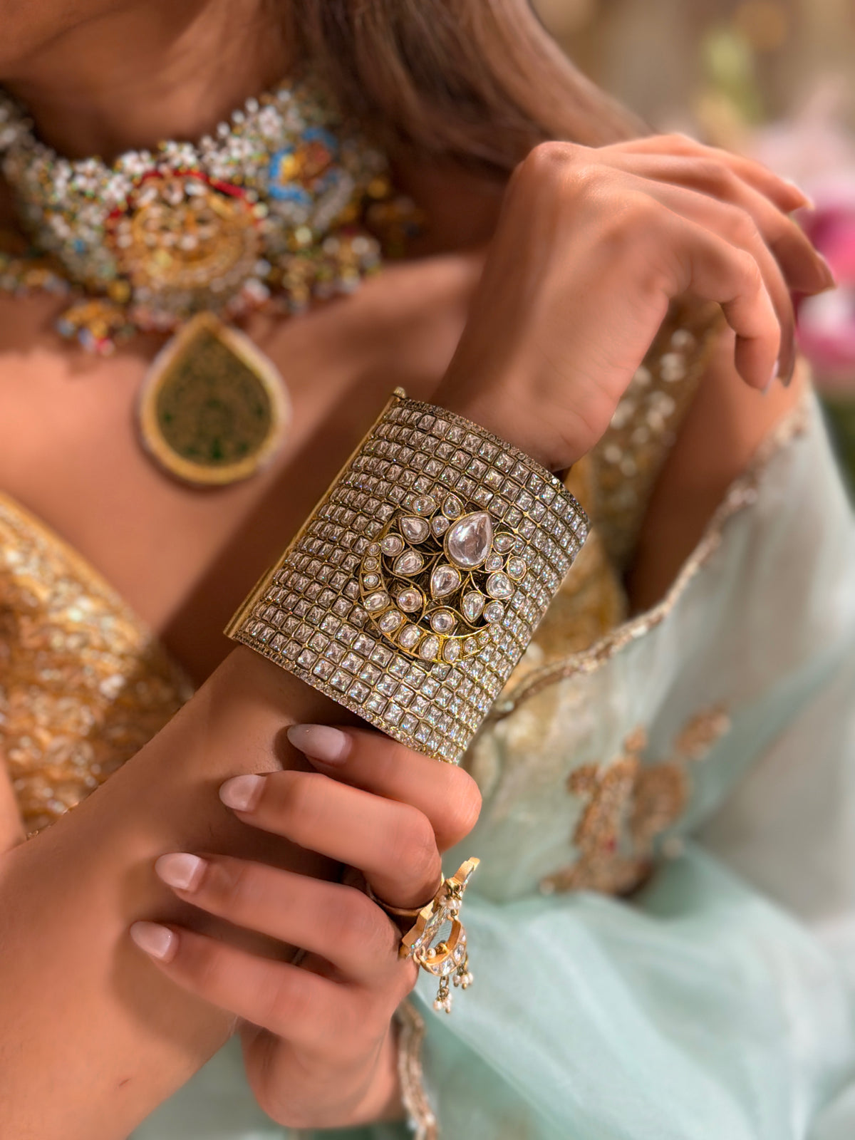 Chandrakanta Polki Handcuff-White