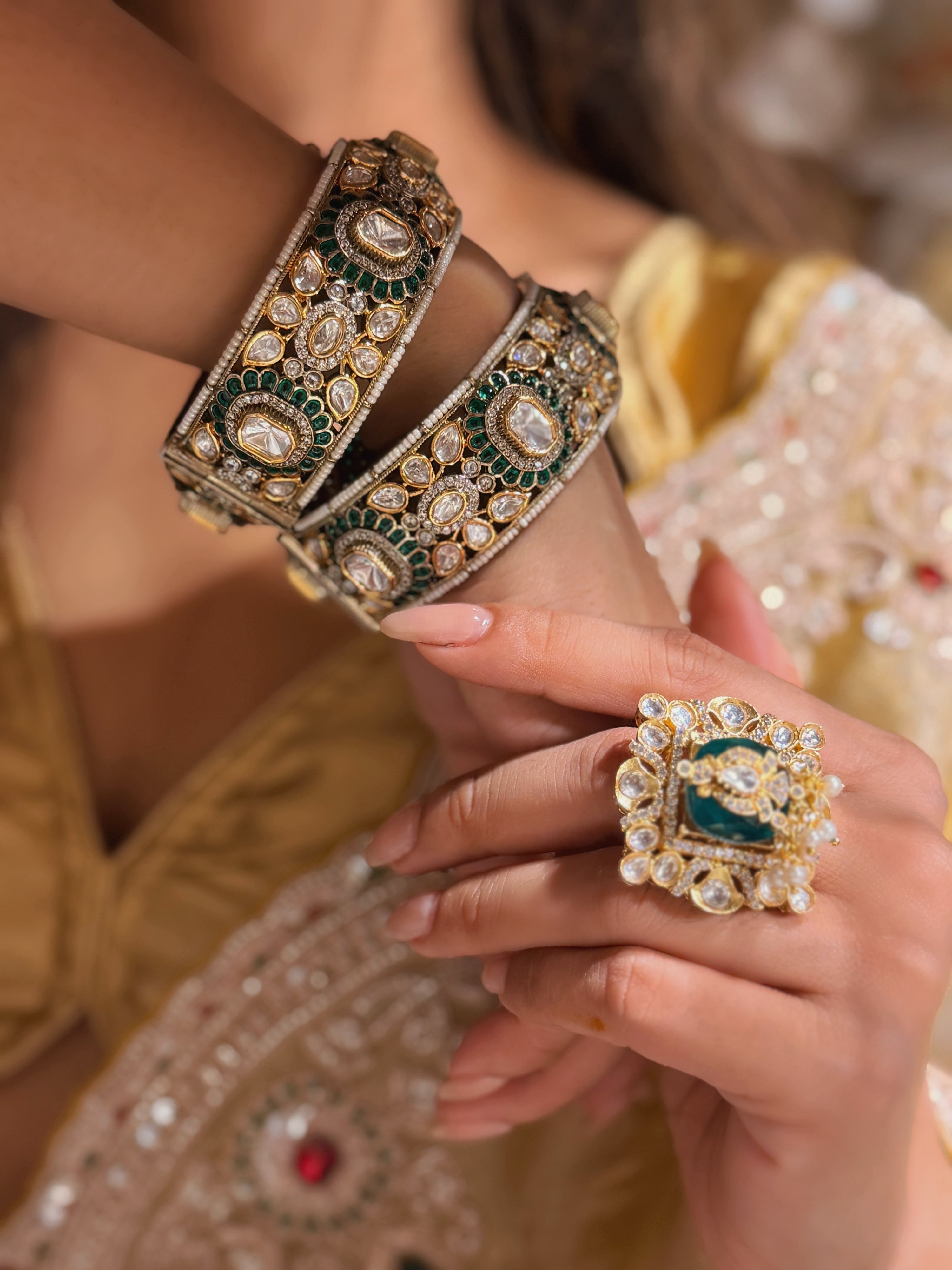 Mahodari Emerald Polki Bangle