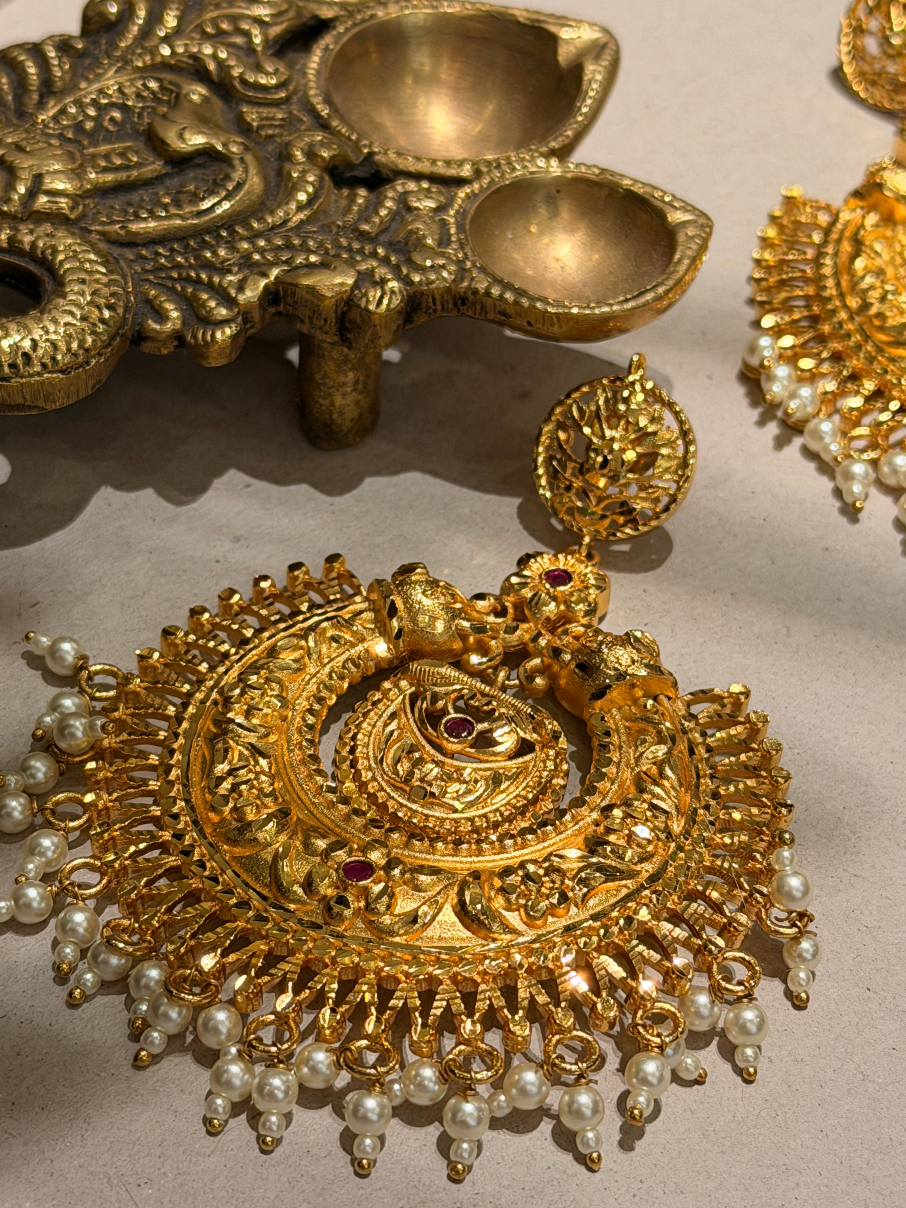 Hemangana Chandbali
