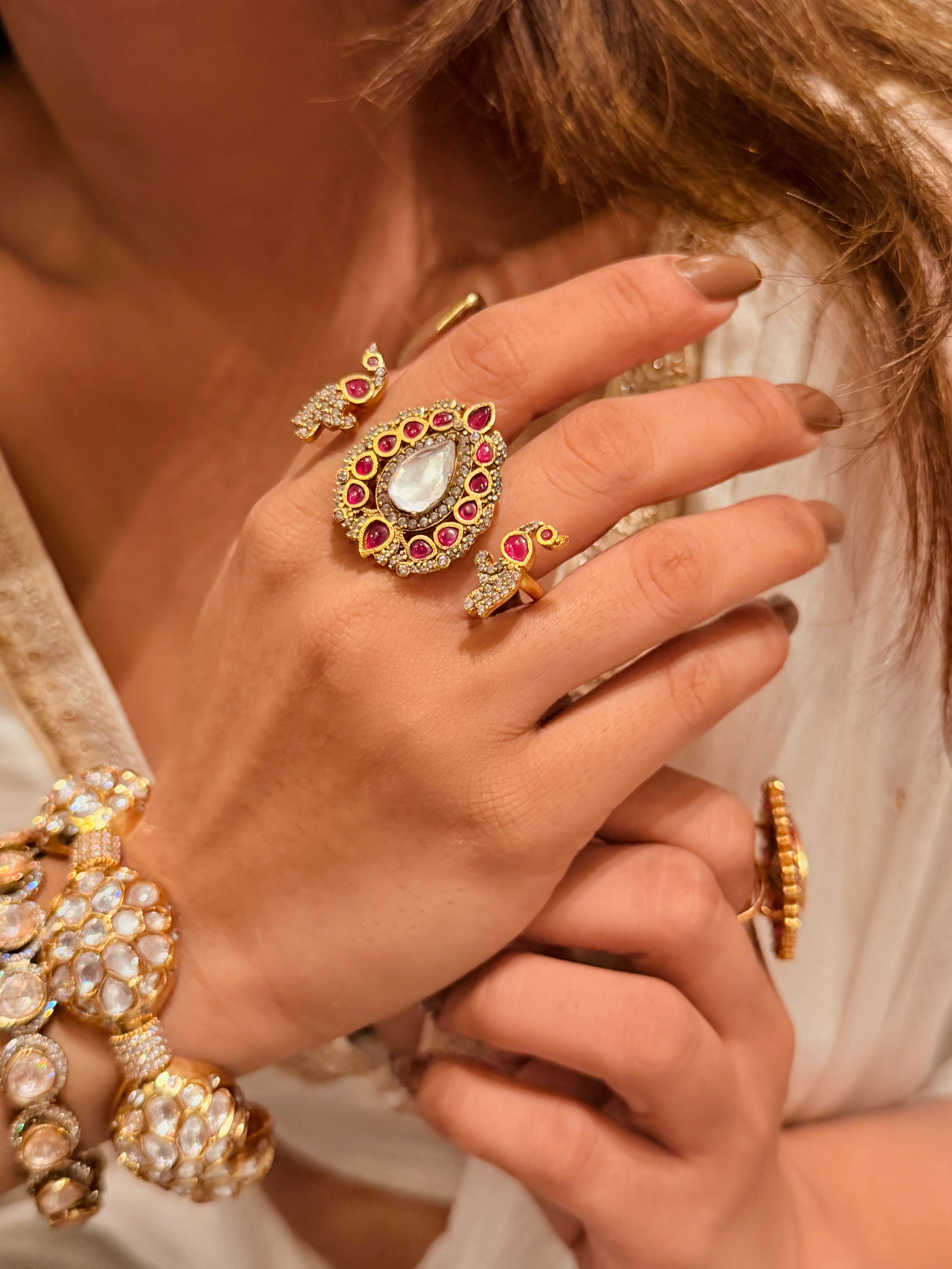 Peacock dual finger ring