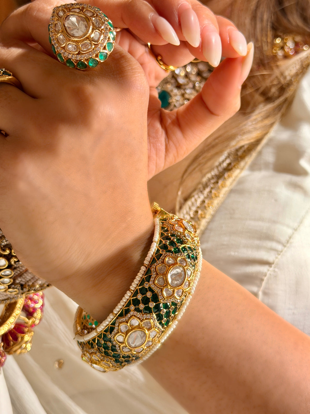 Siyani gold Floral Bangle