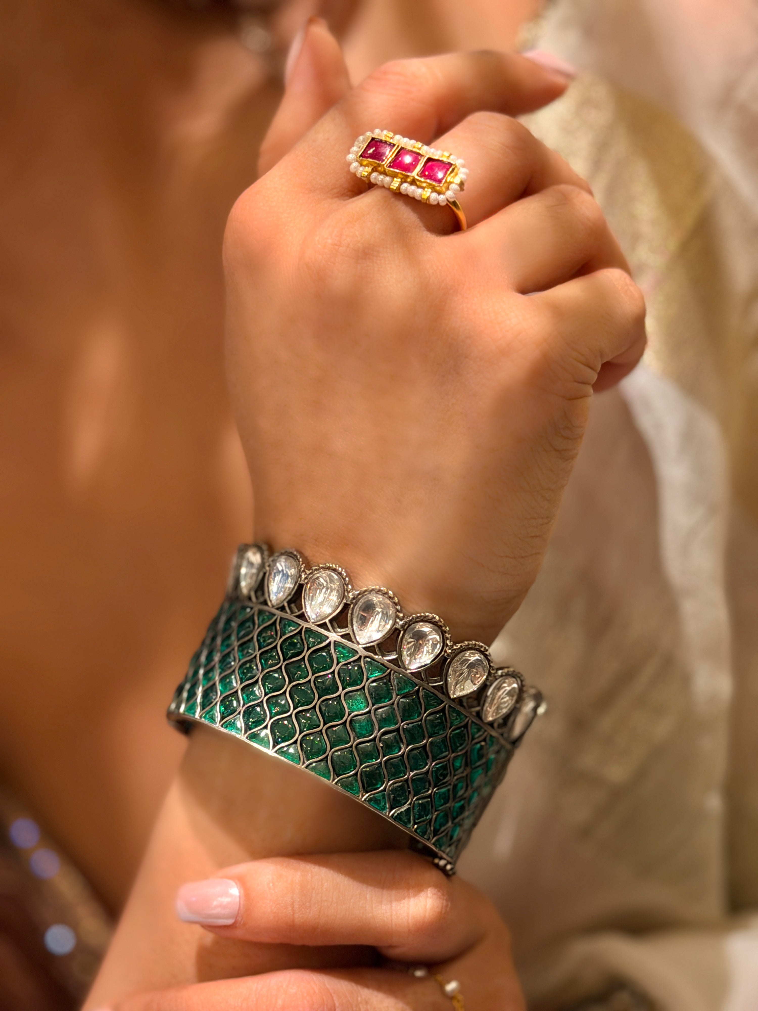 Haara Checkered bangle-Mahira