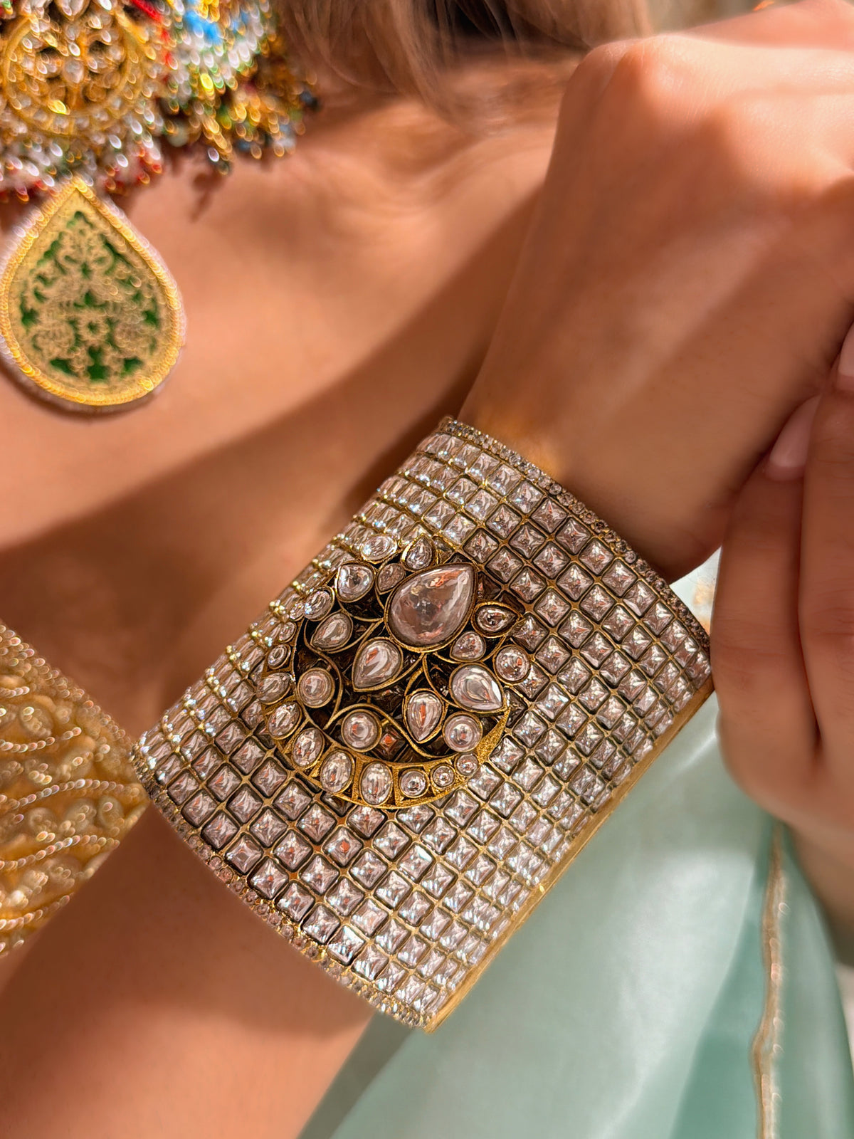 Chandrakanta Polki Handcuff-White