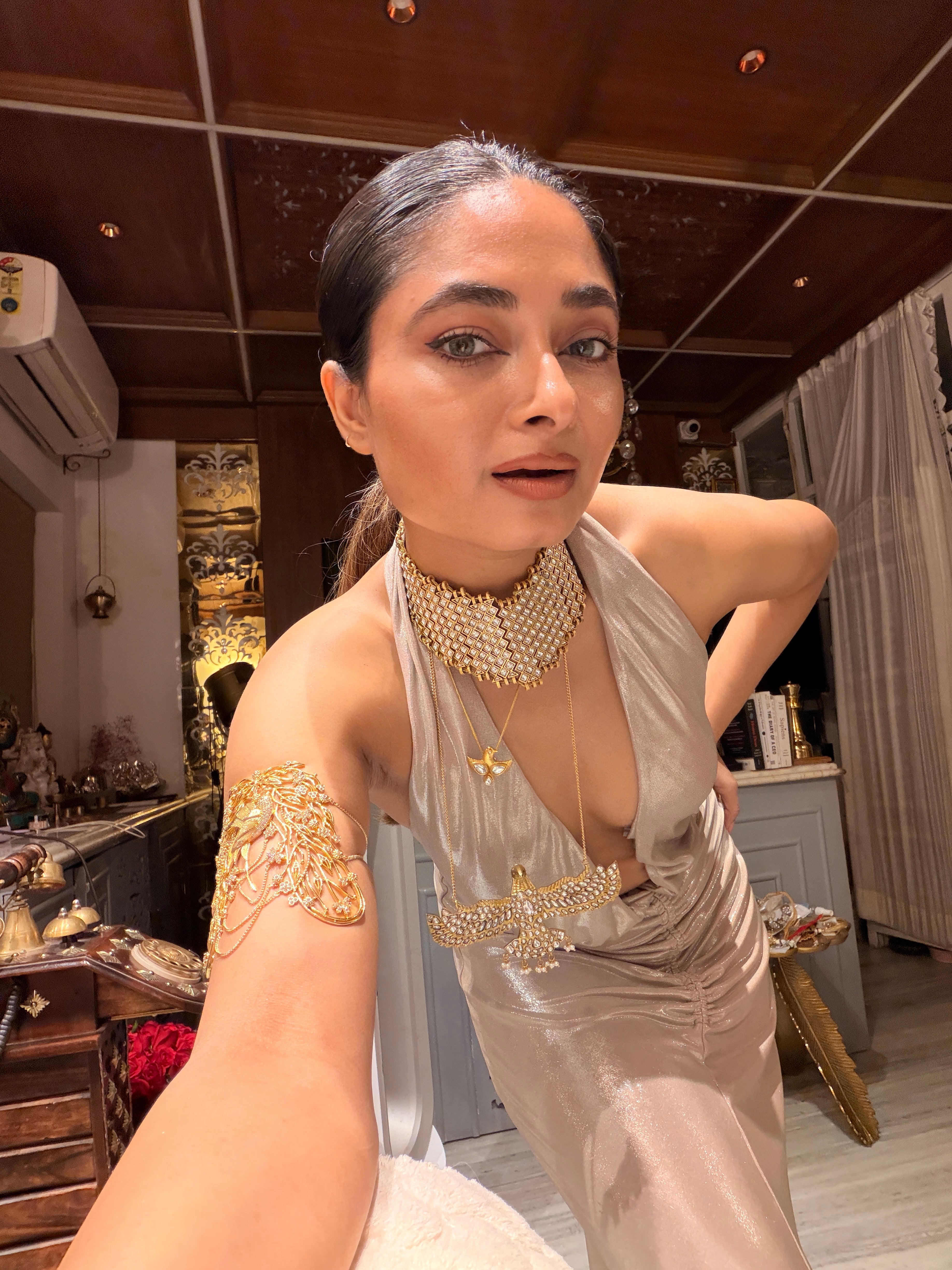 Zeenat Neck Piece - Mahira