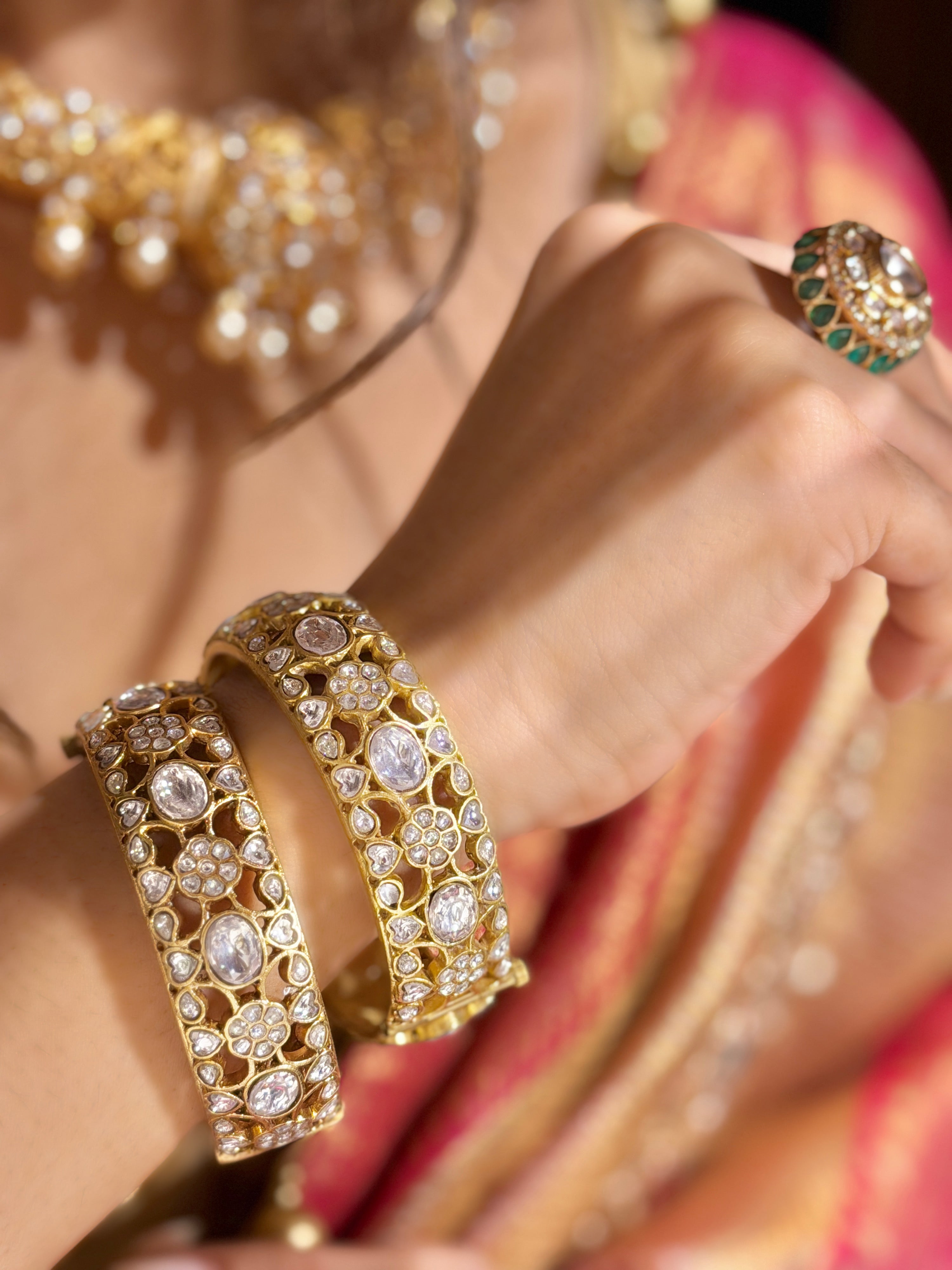 Niharika Jadau Kundan Bangle - white