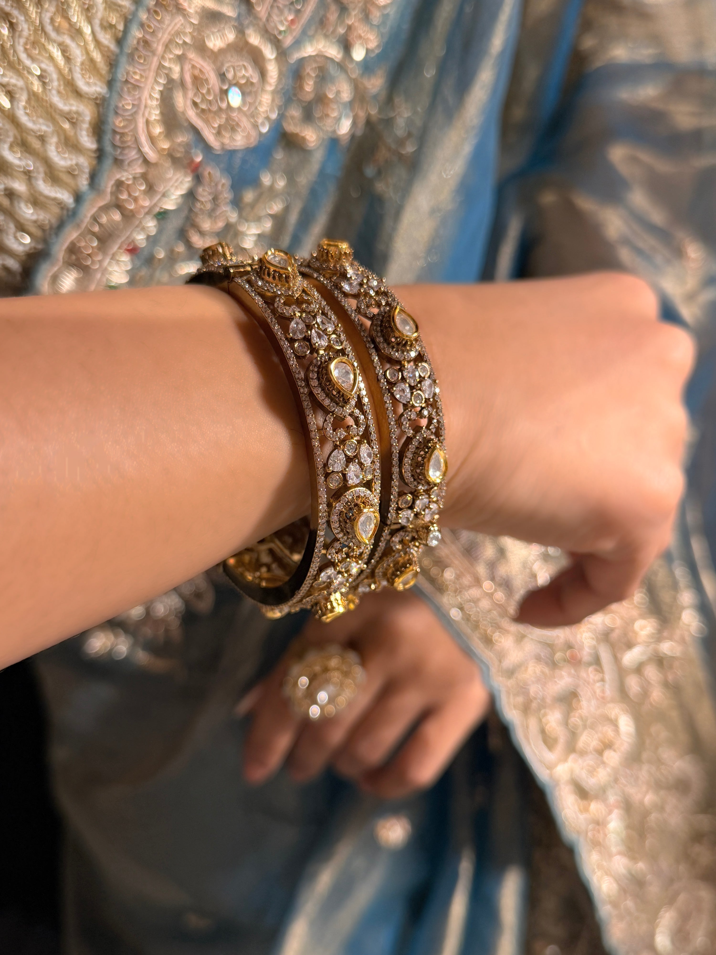 Sirisha Bangle - white