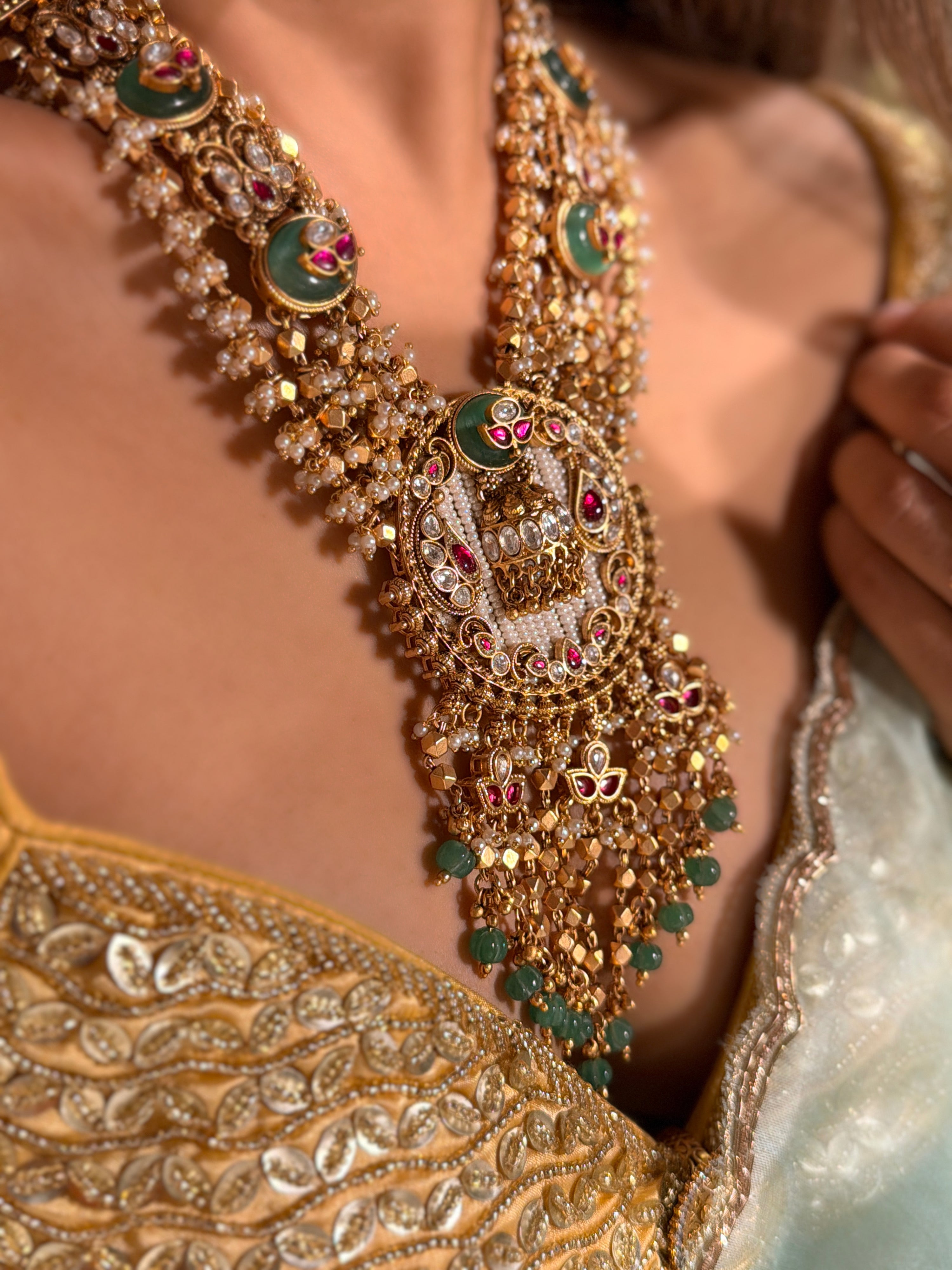 Tvesha gold plated Rajwadi Necklace
