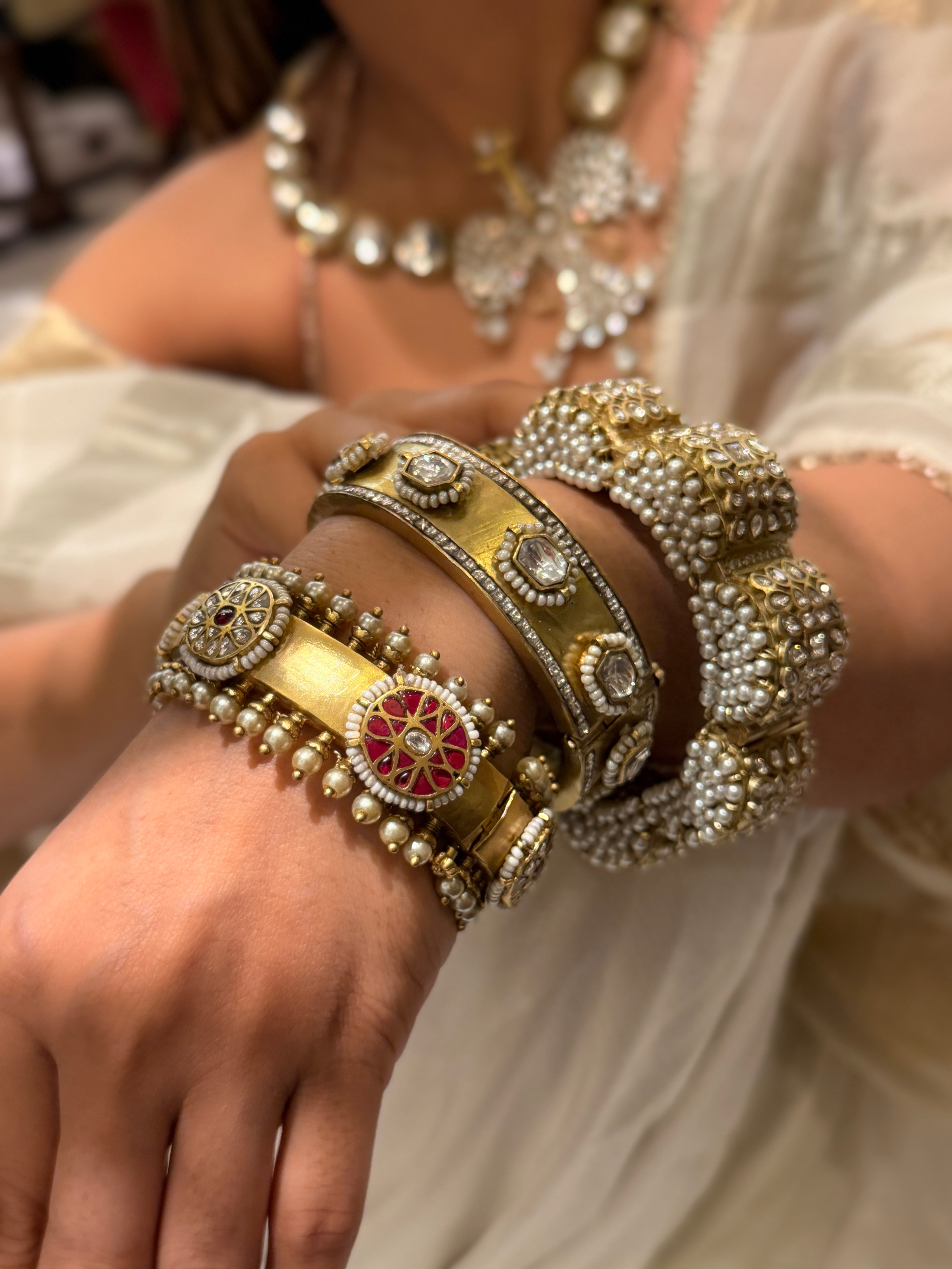 Pushpika Moti scallop Bangle- Mahira