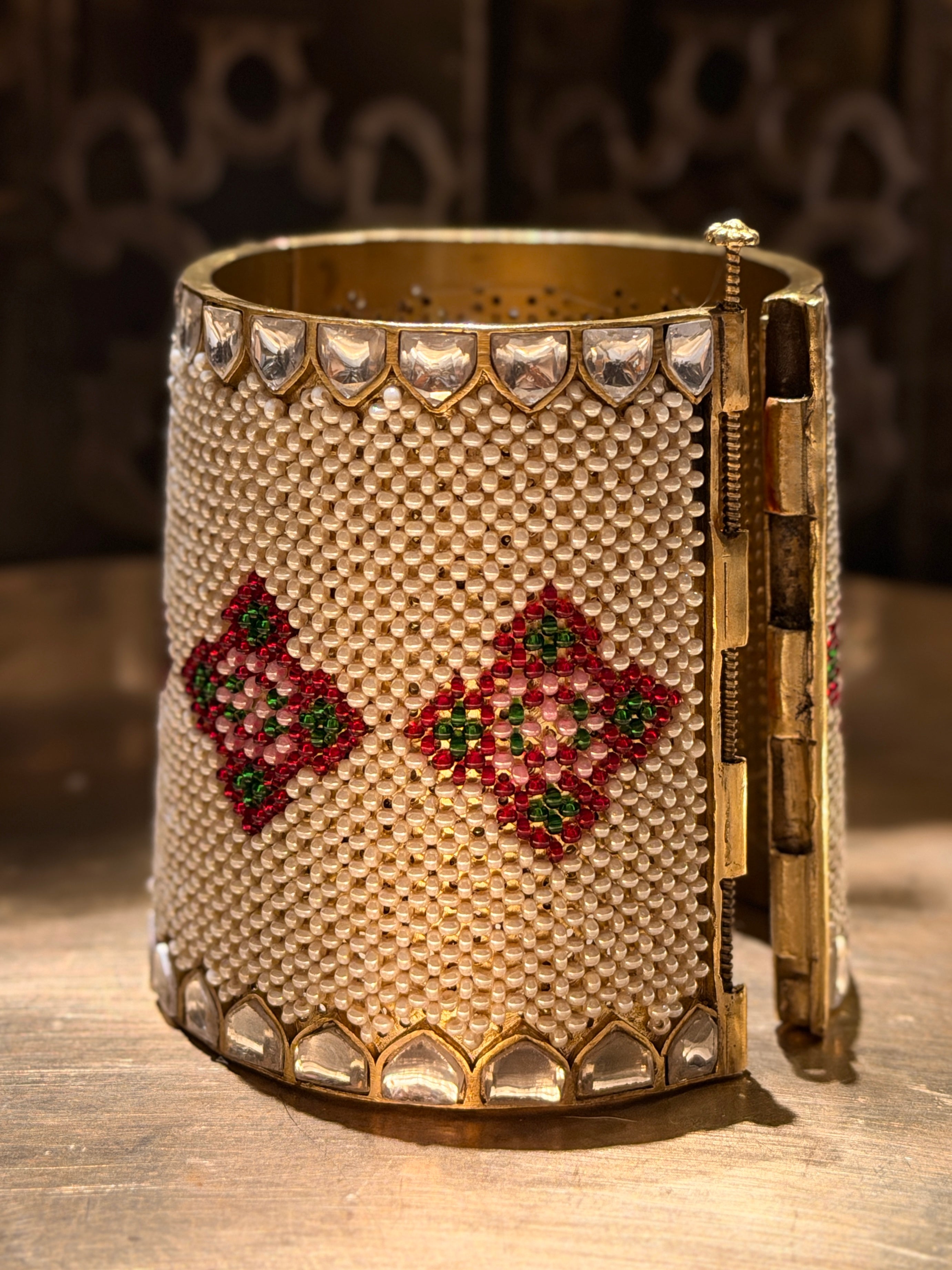 Saralya Hand cuff- Mahira