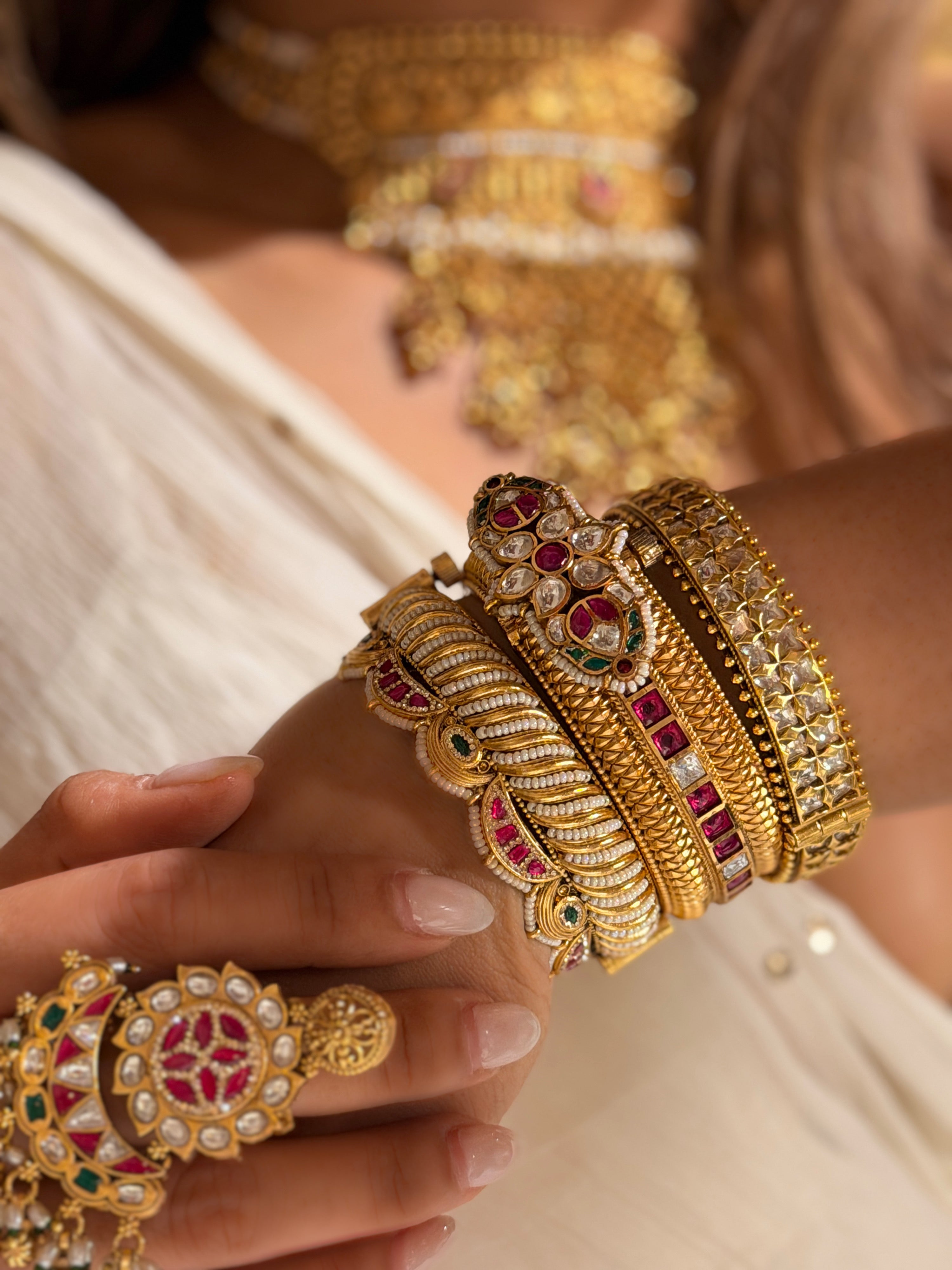 Rama bangle ( middle broad )