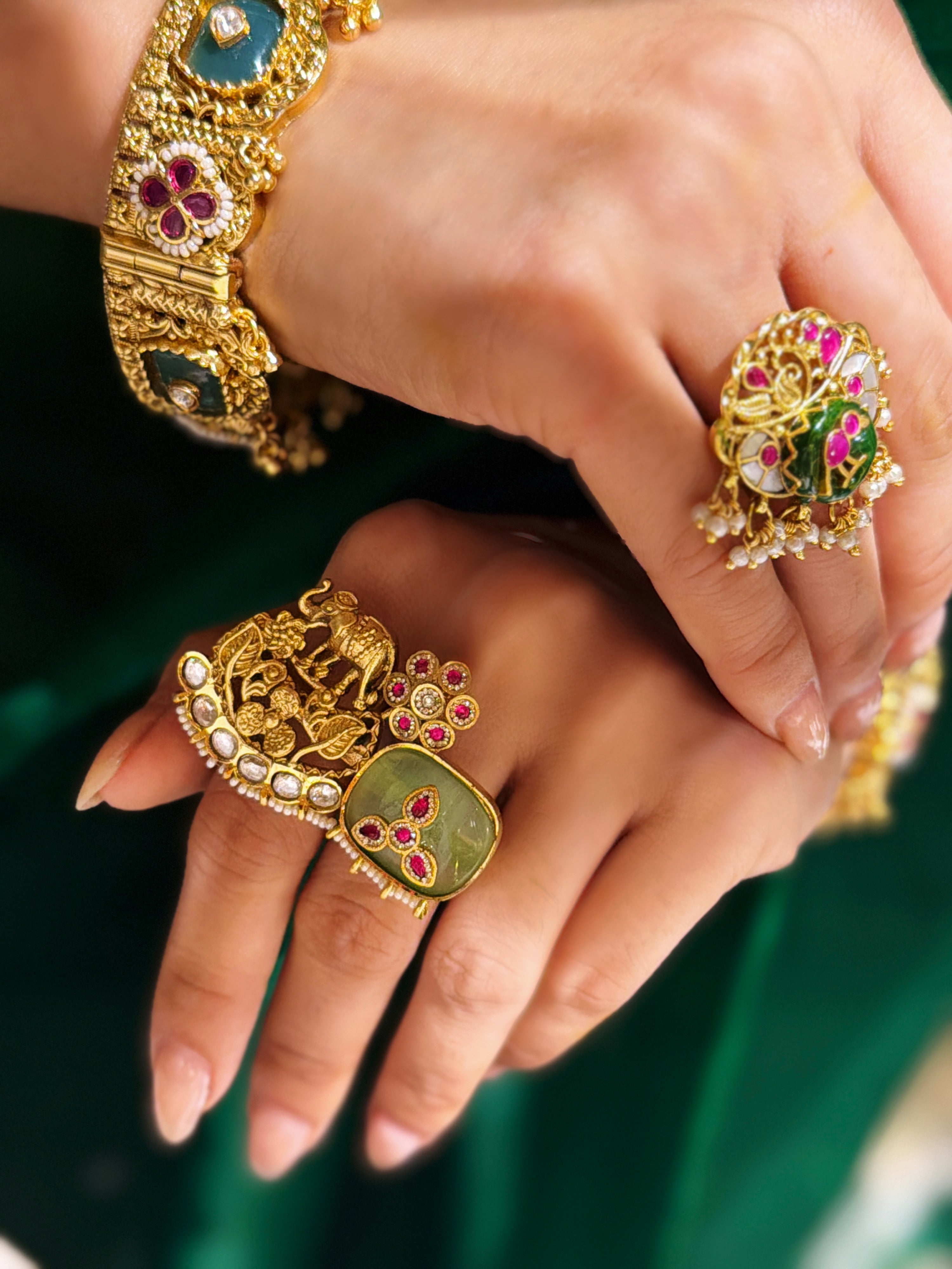Charulata Dual Finger Ring