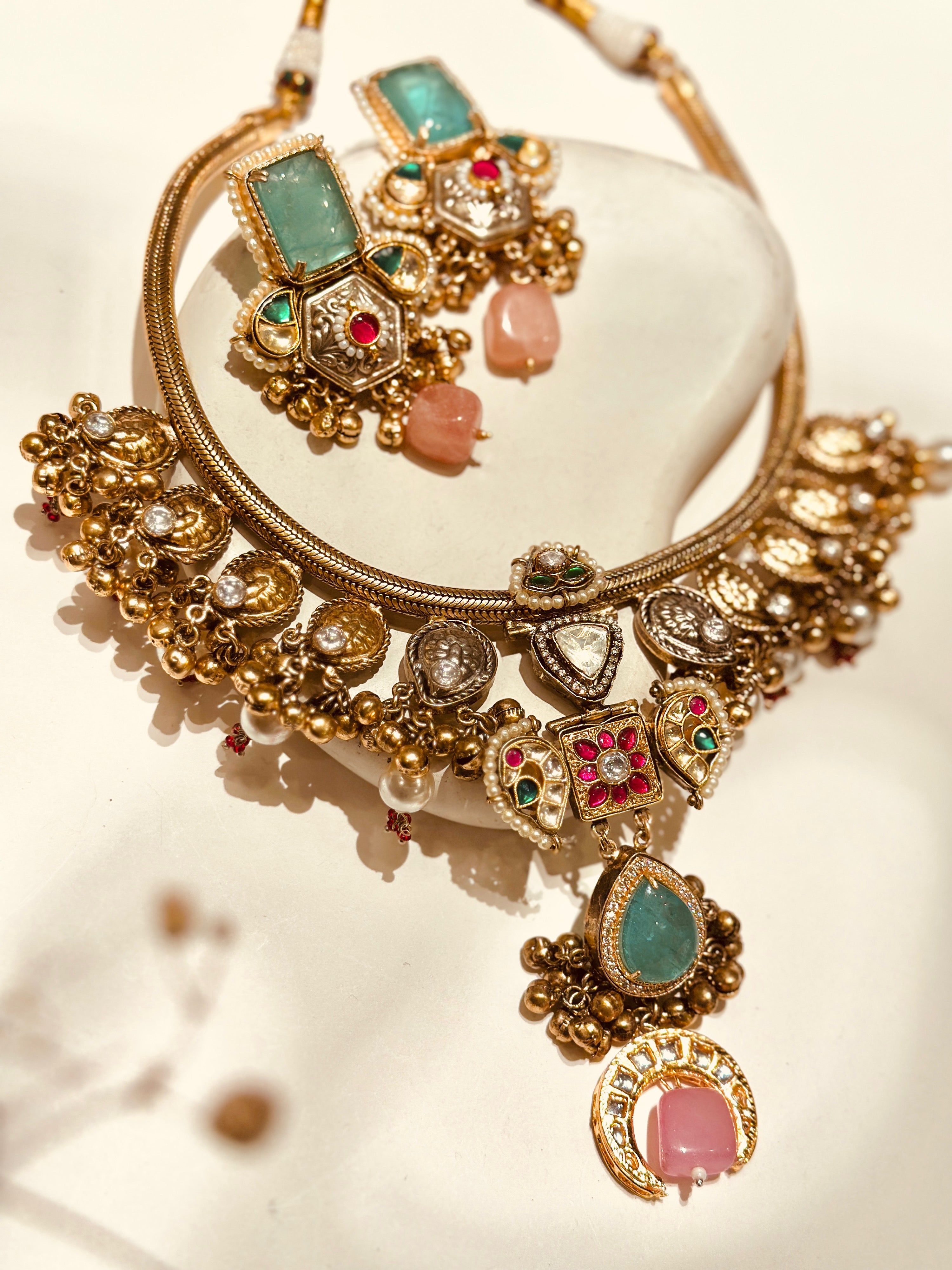 Naaz Necklace