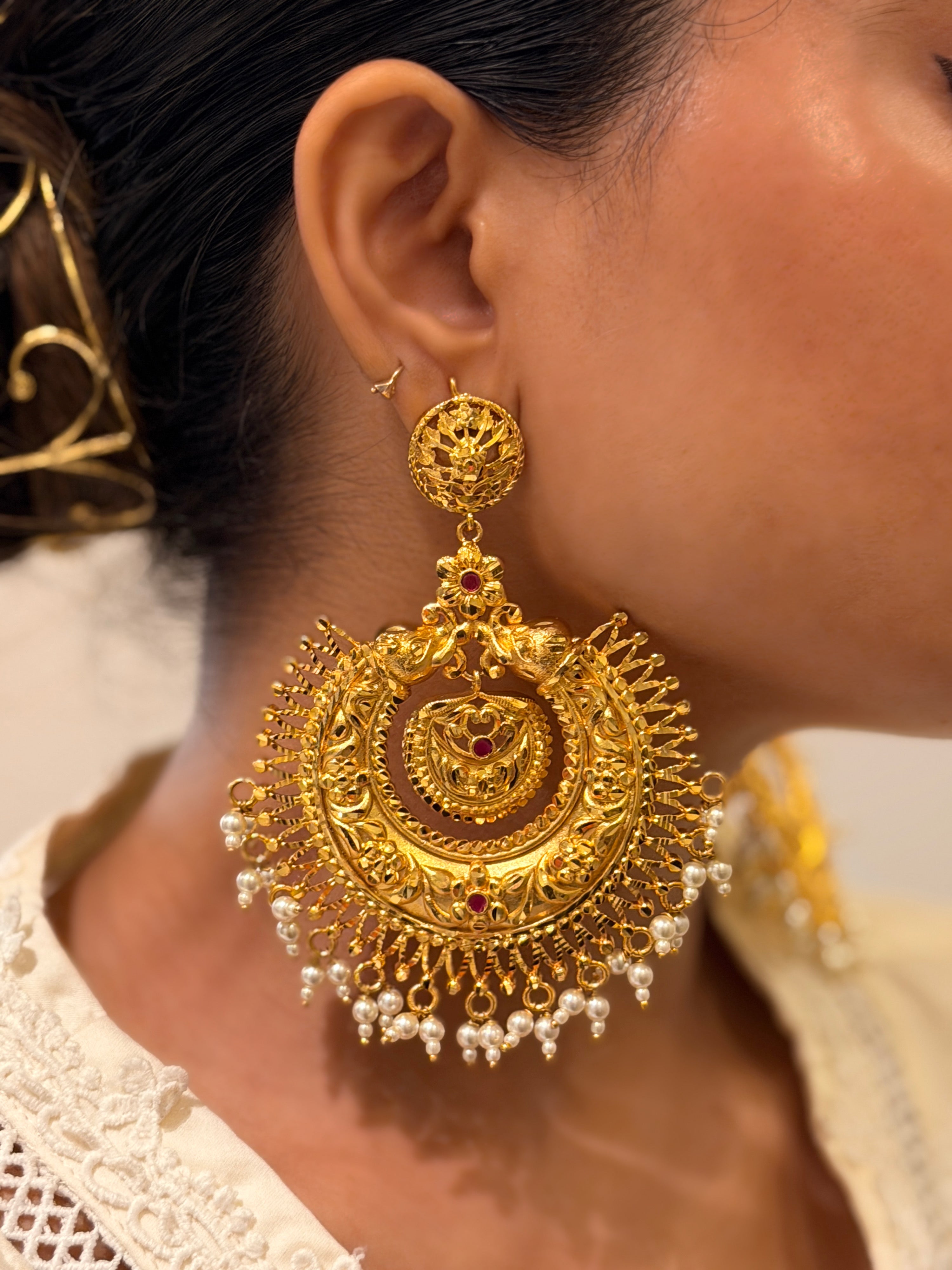 Hemangana Chandbali