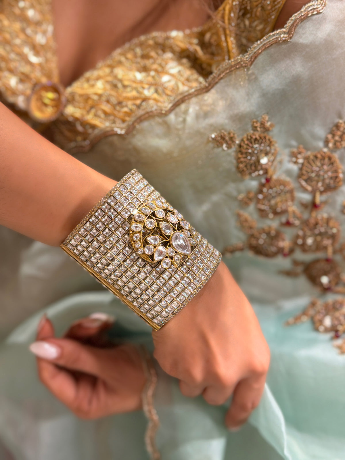 Chandrakanta Polki Handcuff-White