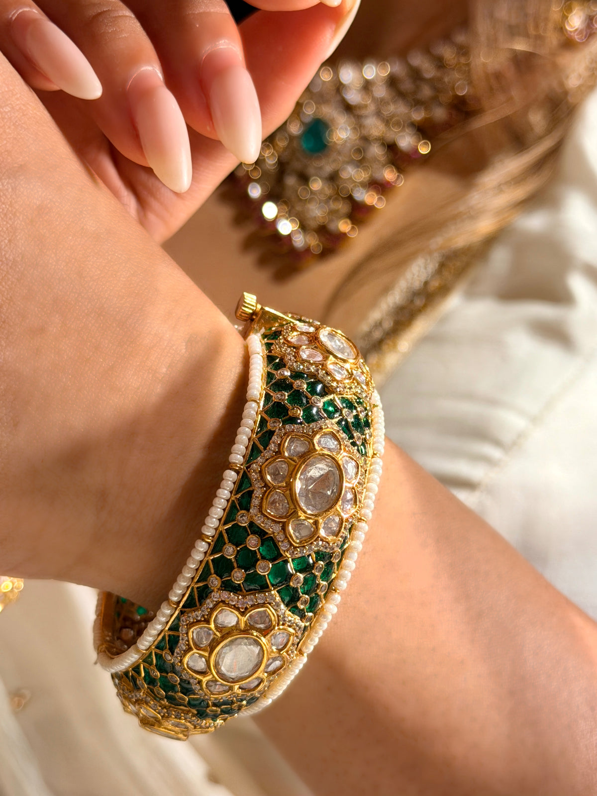 Siyani gold Floral Bangle