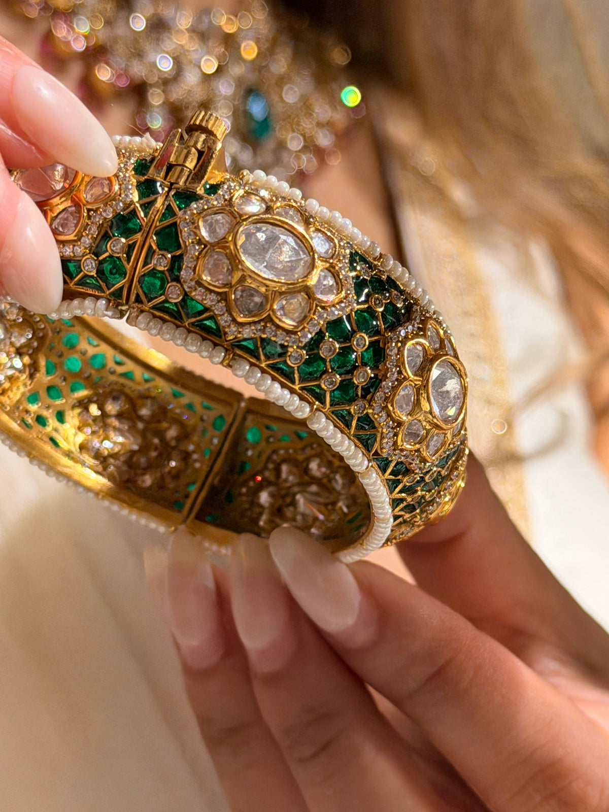 Siyani gold Floral Bangle