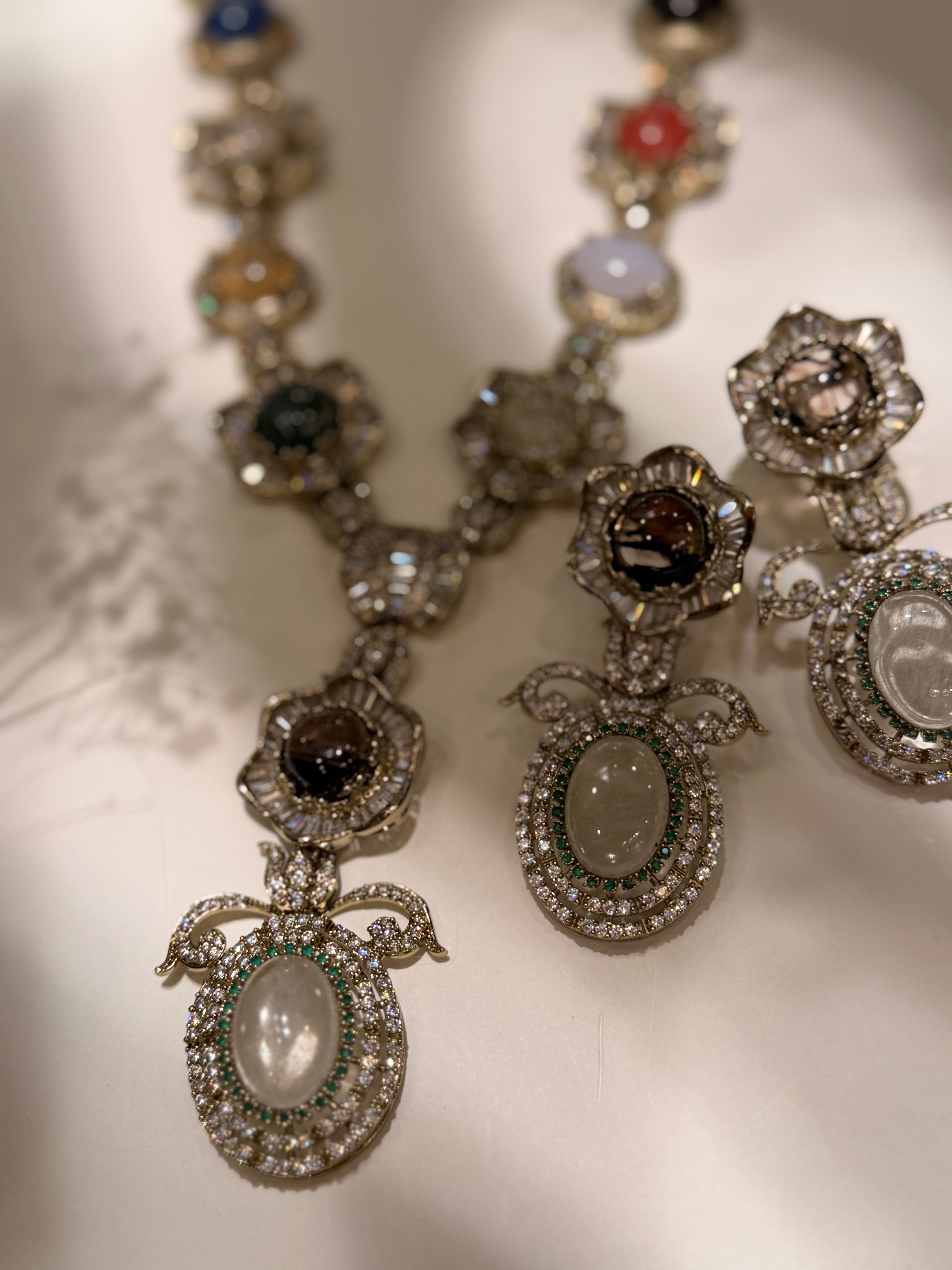 Fiza-Flora Necklace- Elizabeth