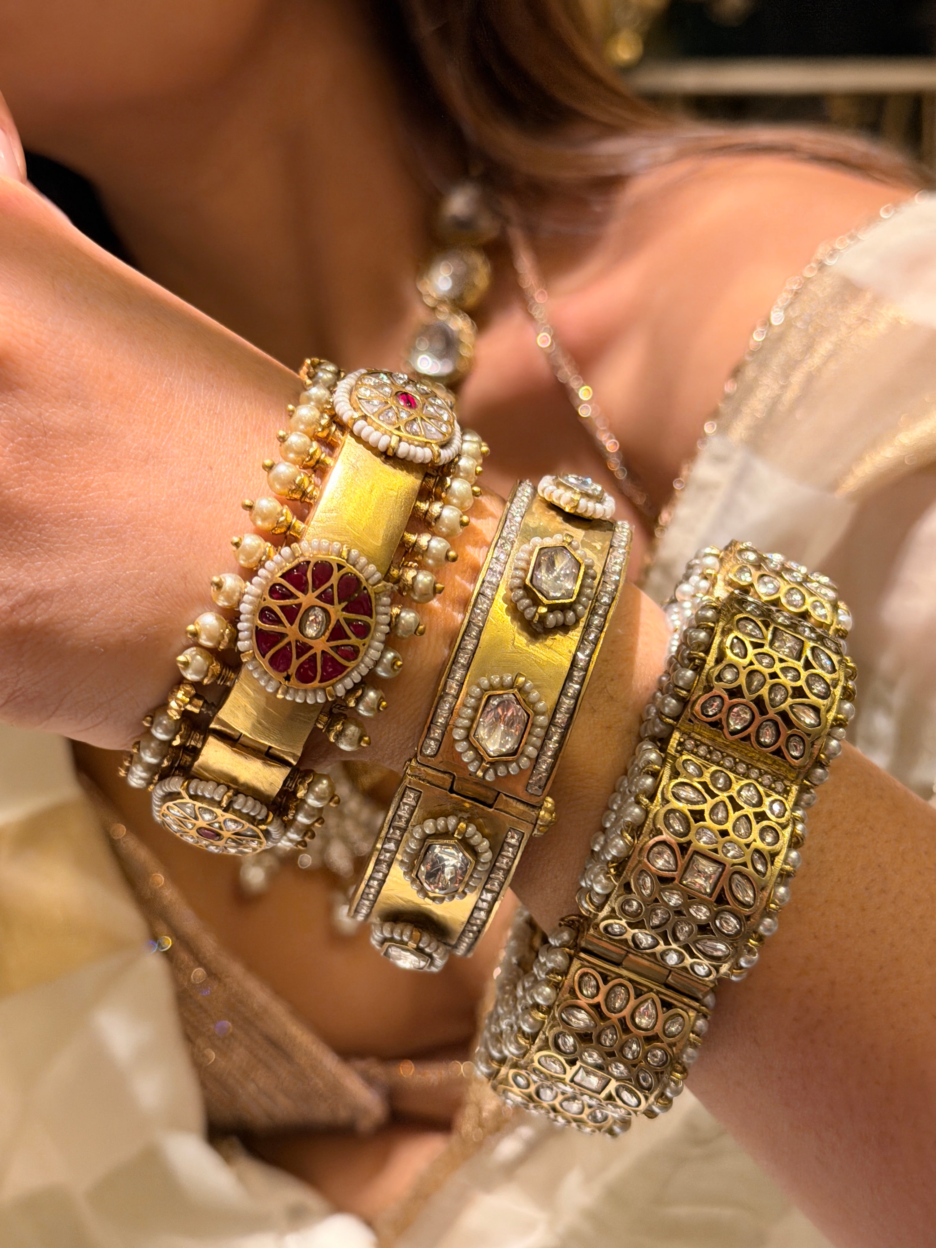 Pushpika Moti scallop Bangle- Mahira