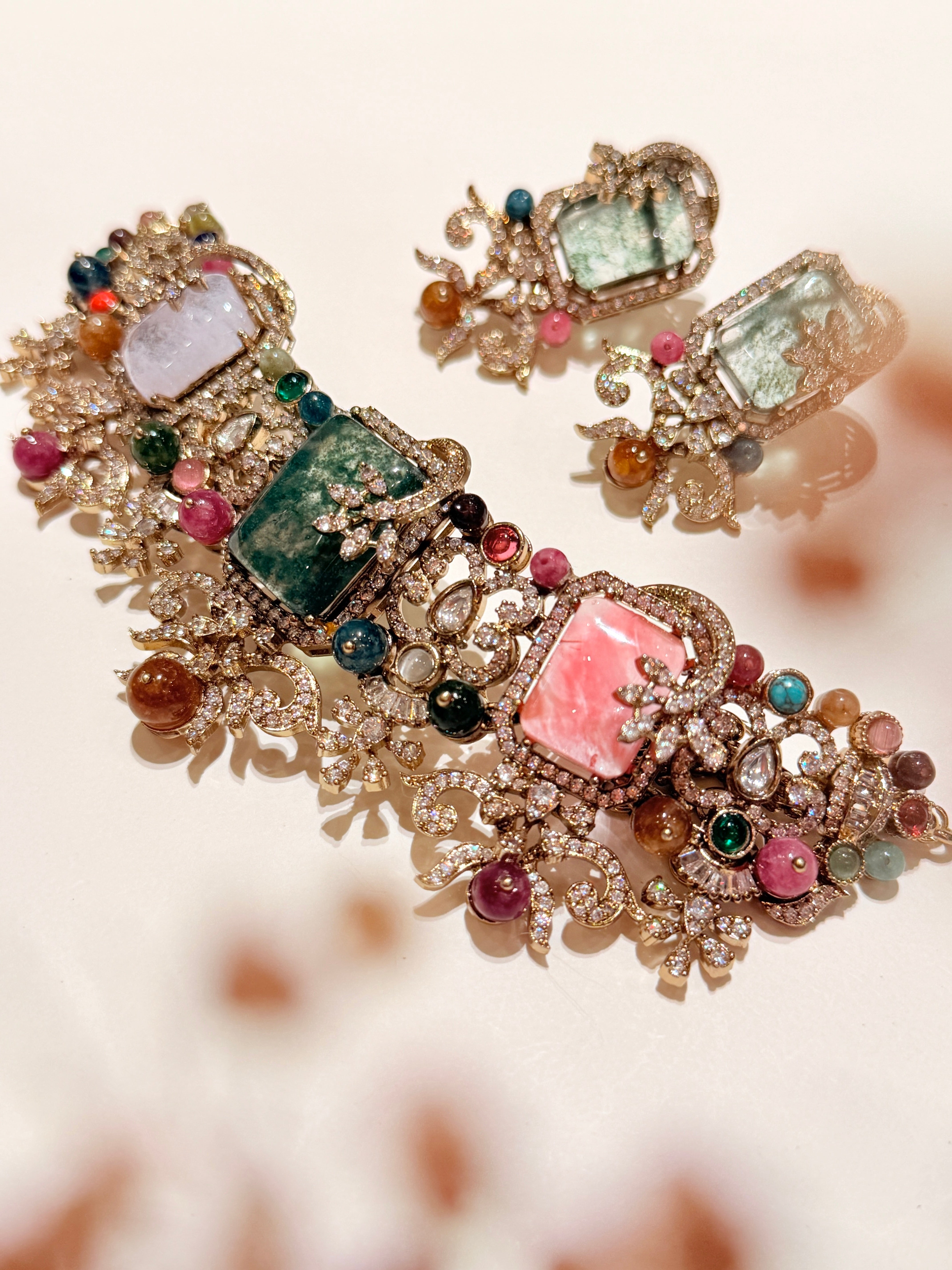 Pandoras - Elizabeth