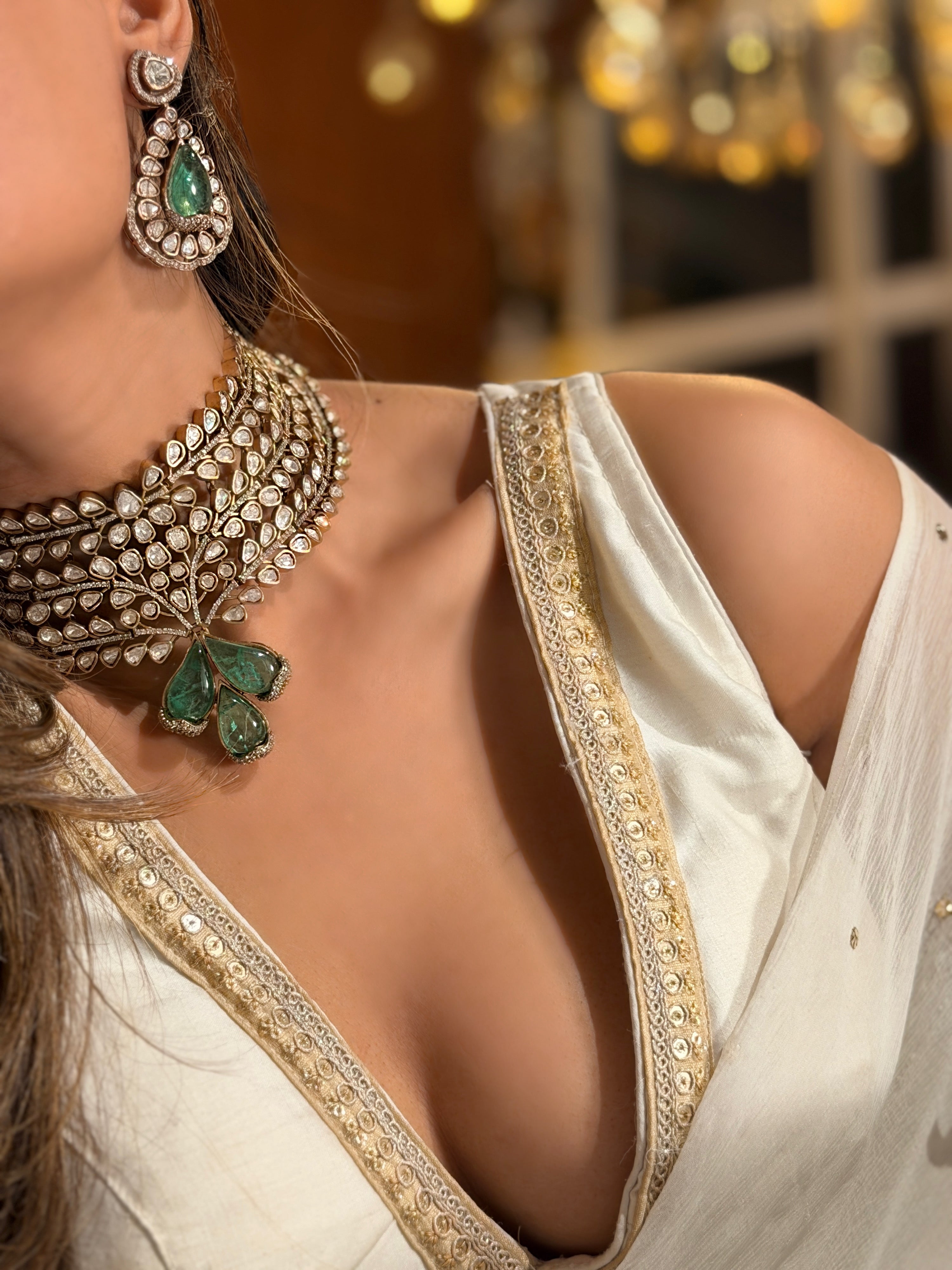 Tajminara Crown Choker