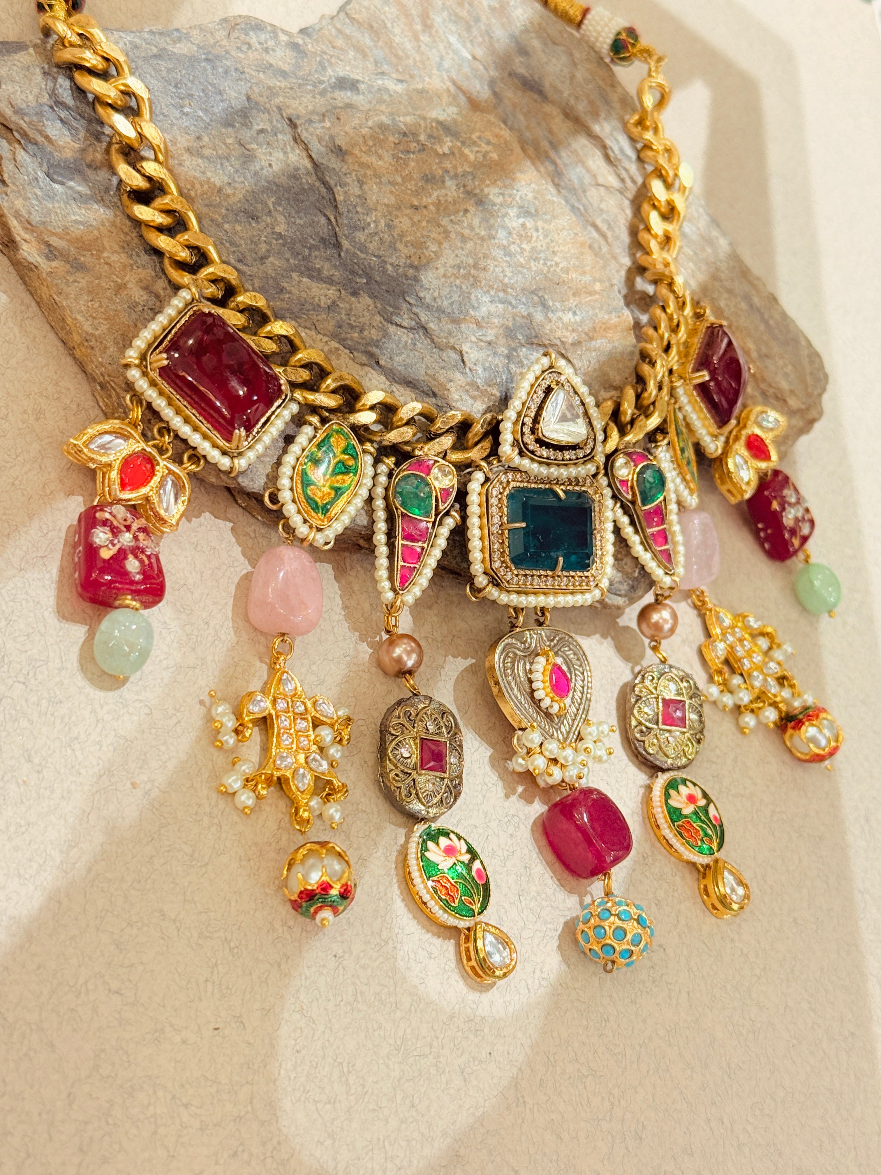 Rivaaz Chain Neck piece