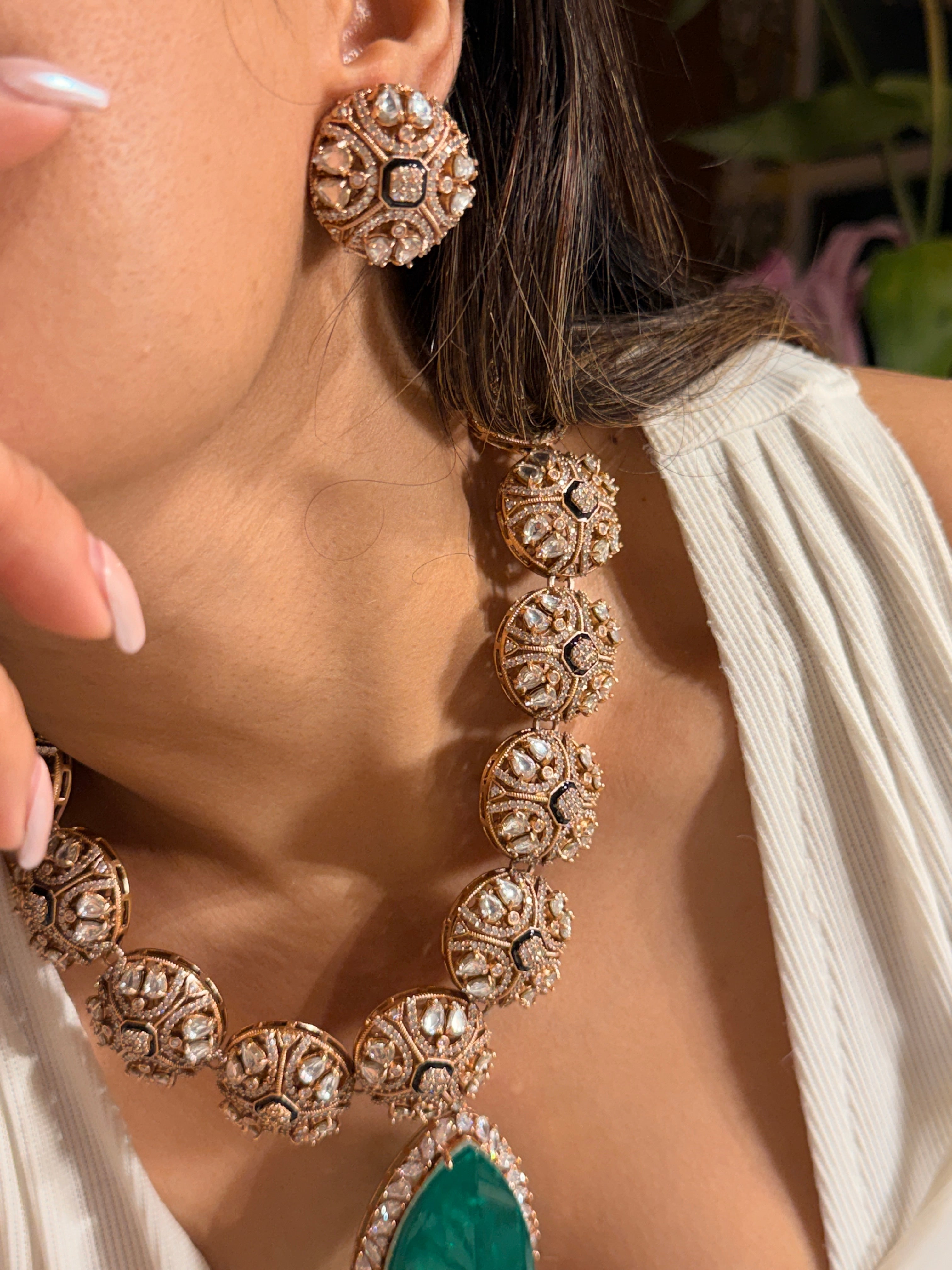 Nayantara Enerald Drop Necklace