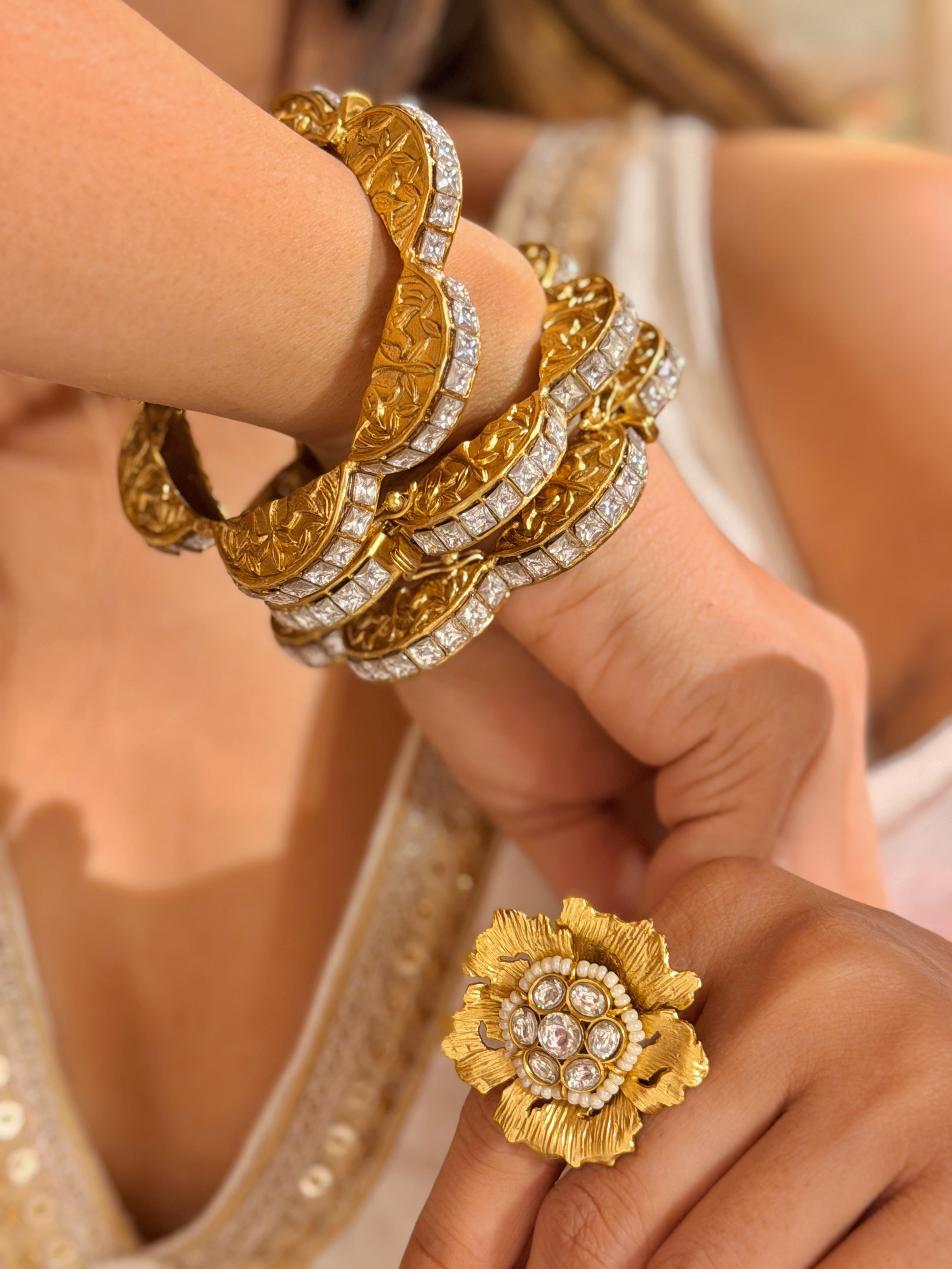 Narani Curve Bangle