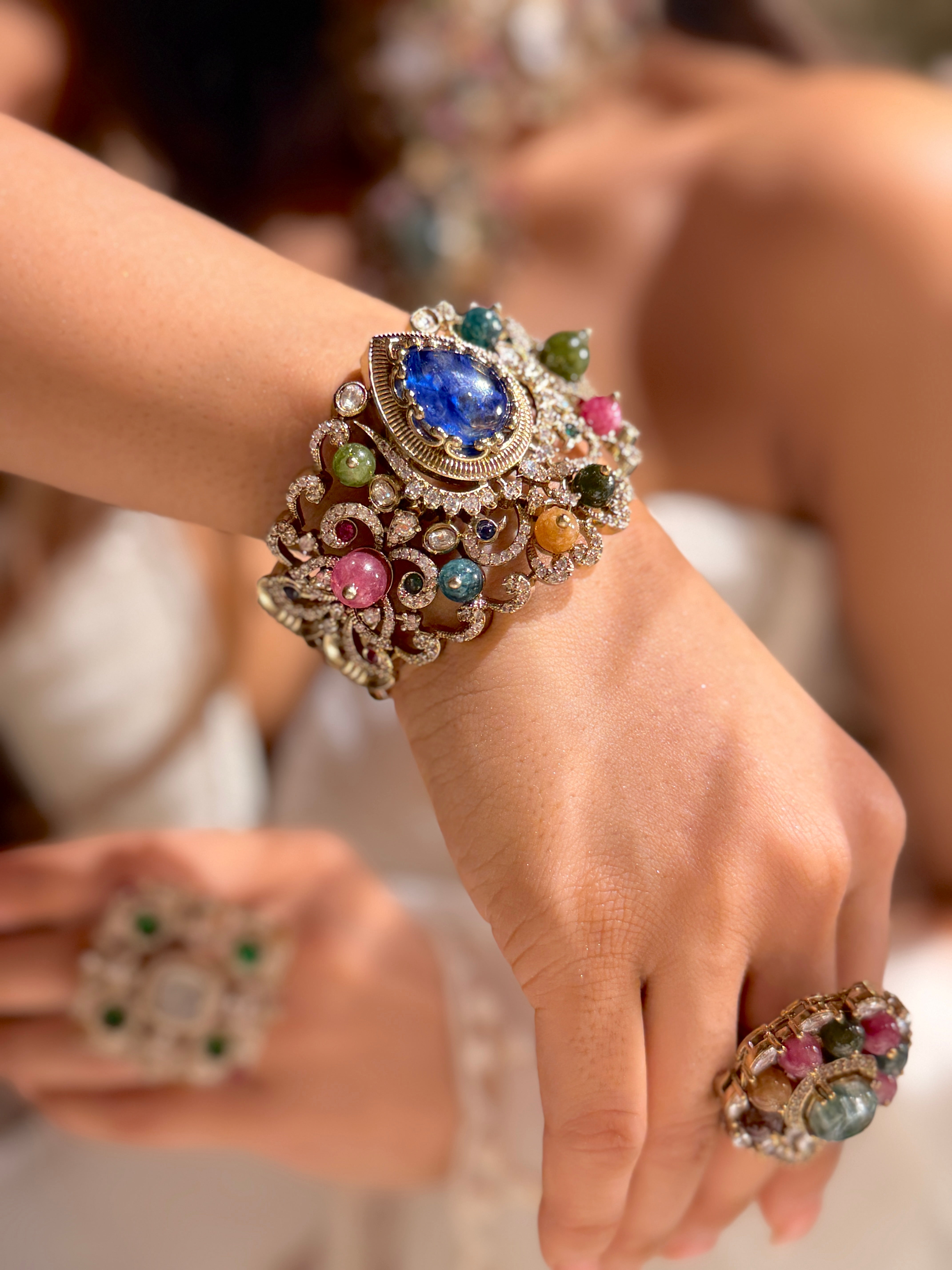 Twilight Gleam Bracelet- Elizabeth