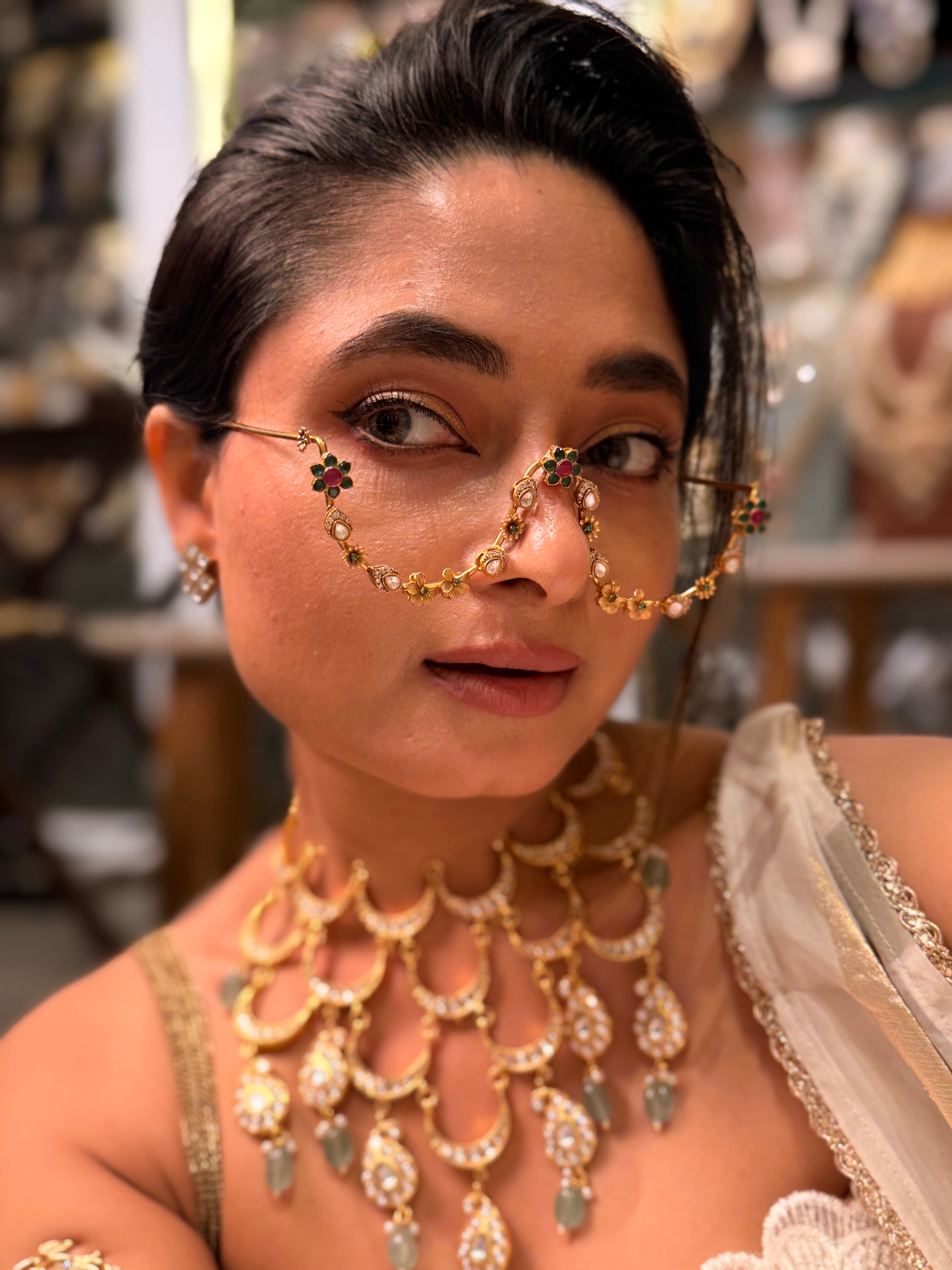 Semi spherical Kundan floral Facelet