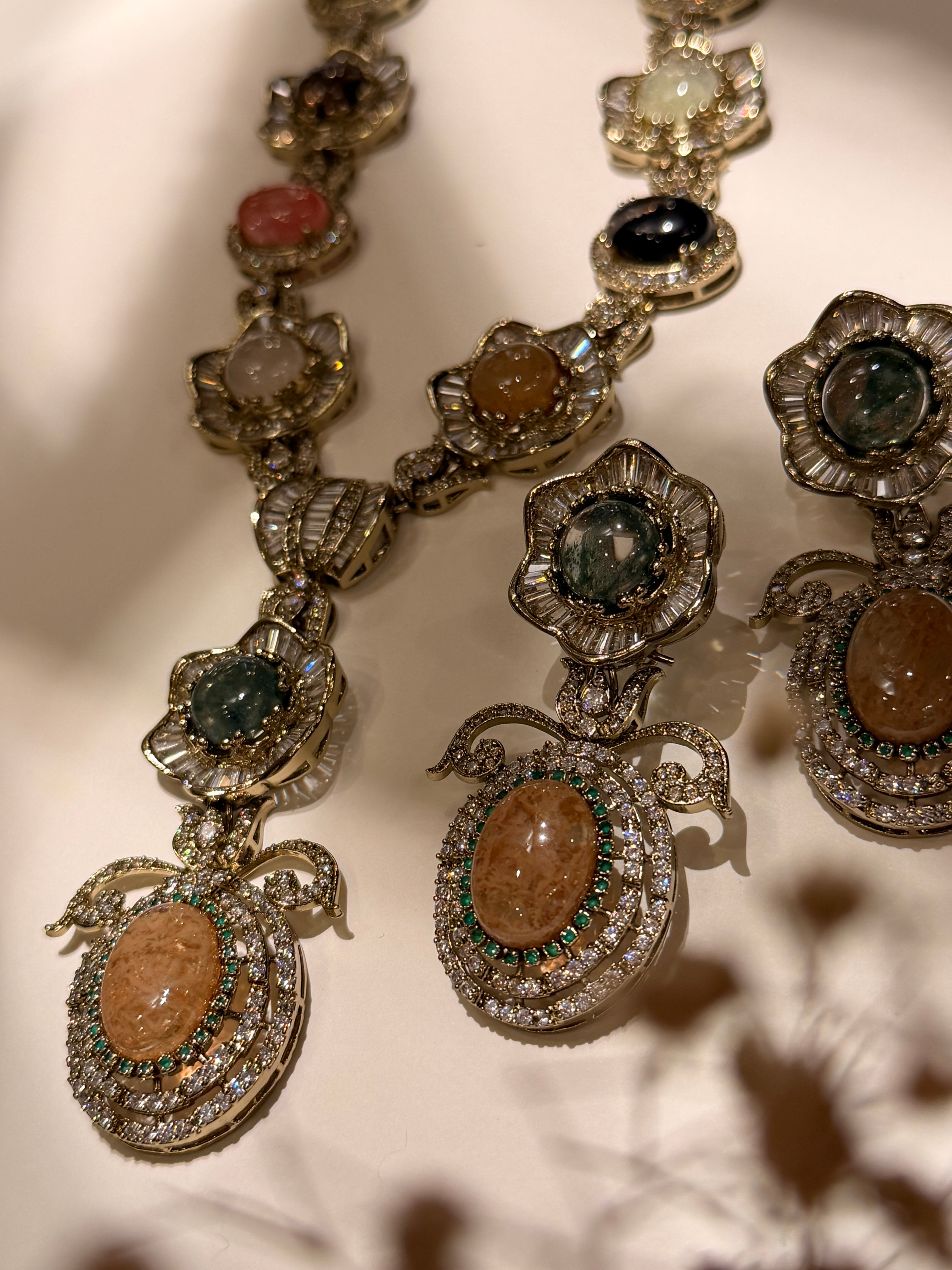 Fiza-Flora Necklace- Elizabeth