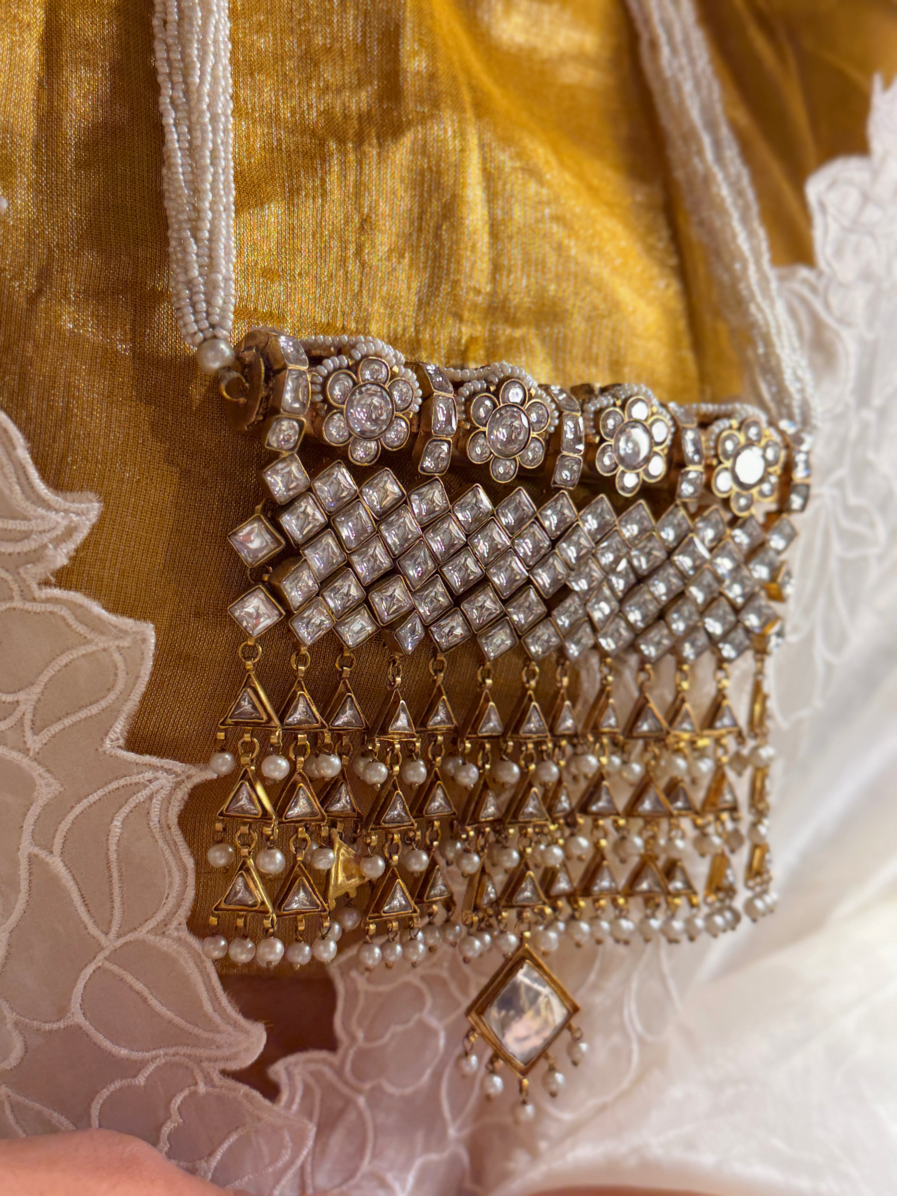 Sheesh Mahal Kundan Necklace- MAHIRA