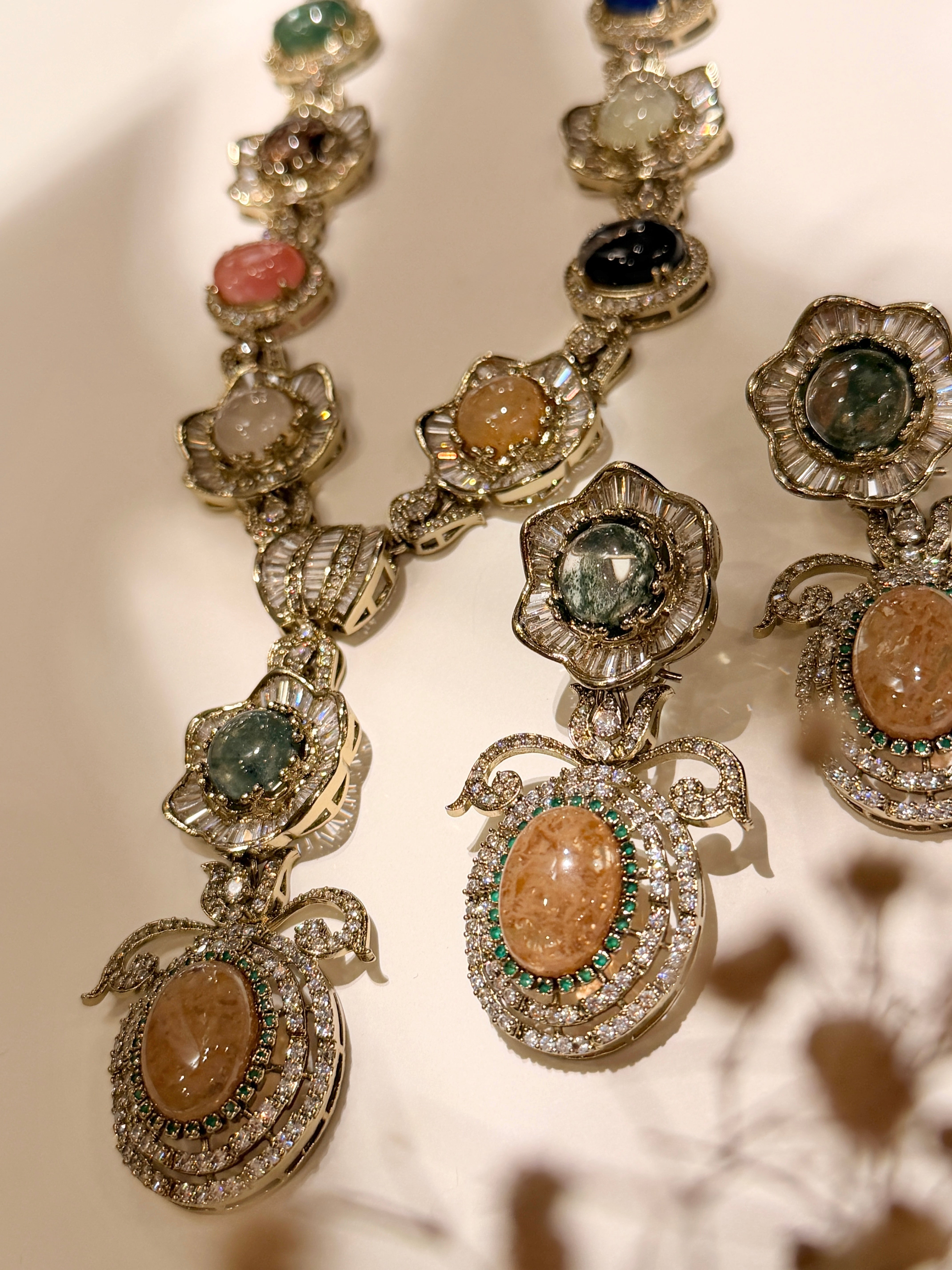 Fiza-Flora Necklace- Elizabeth