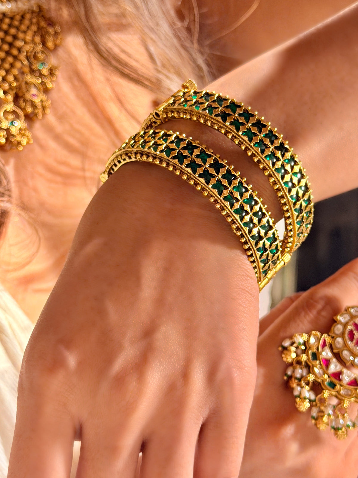 Shreenidhi Rajwadi Bangle-Emerald