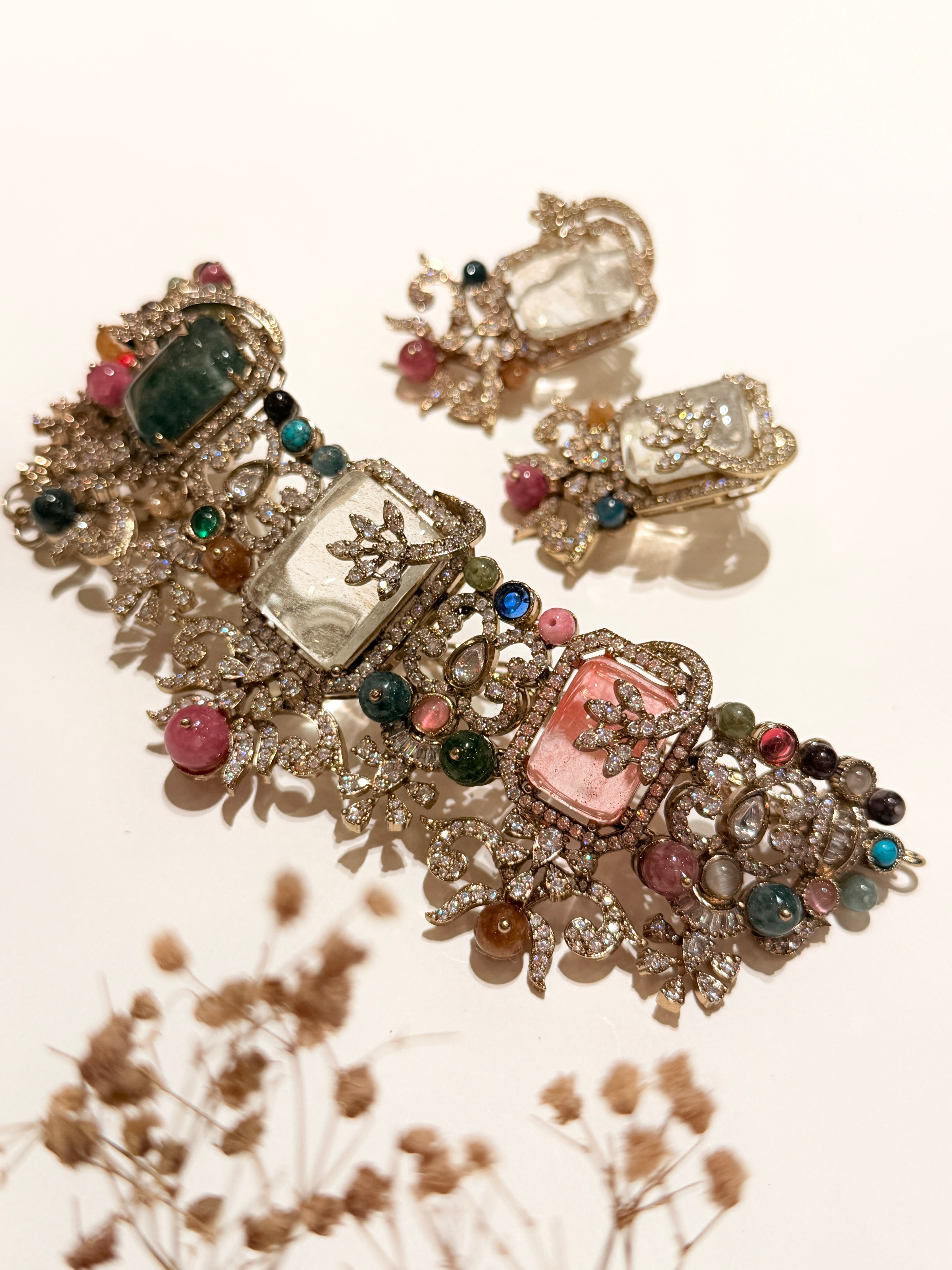 Pandoras - Elizabeth