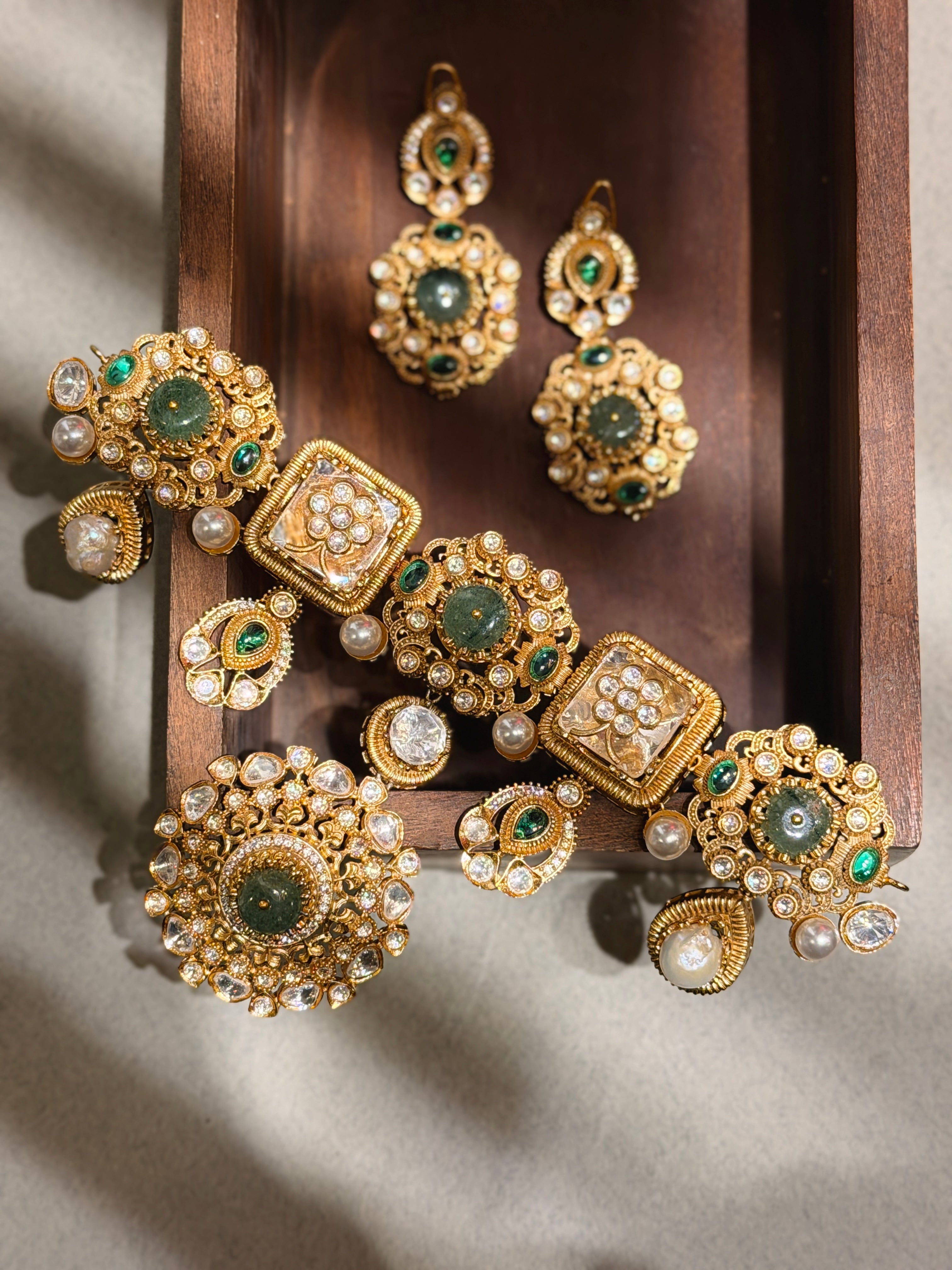 Zaraksh Medallion Necklace