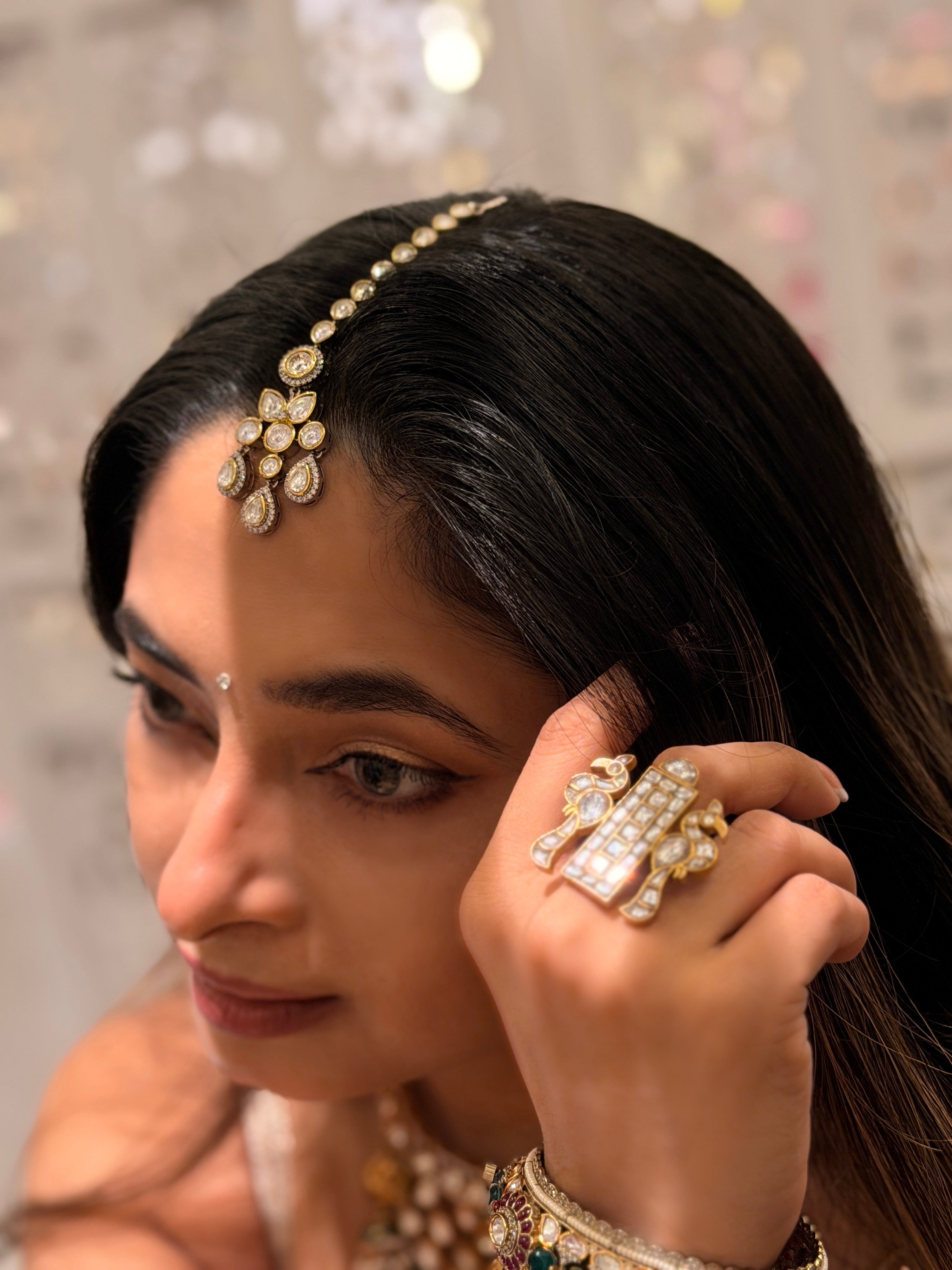 Teen phool Tika