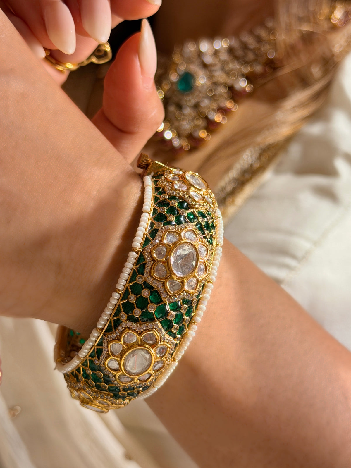 Siyani gold Floral Bangle