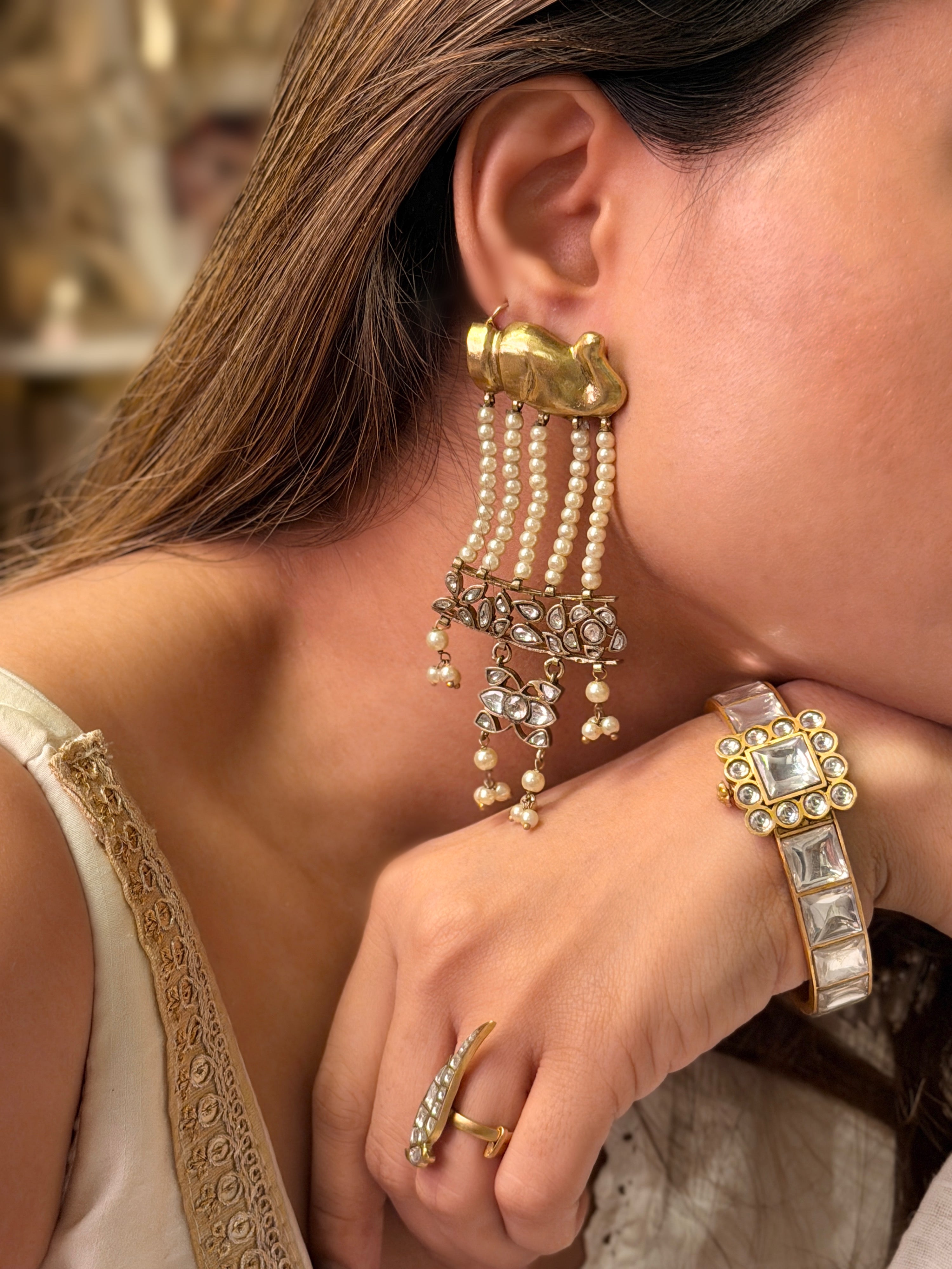 Gaj majestic Mori Earring - Mahira