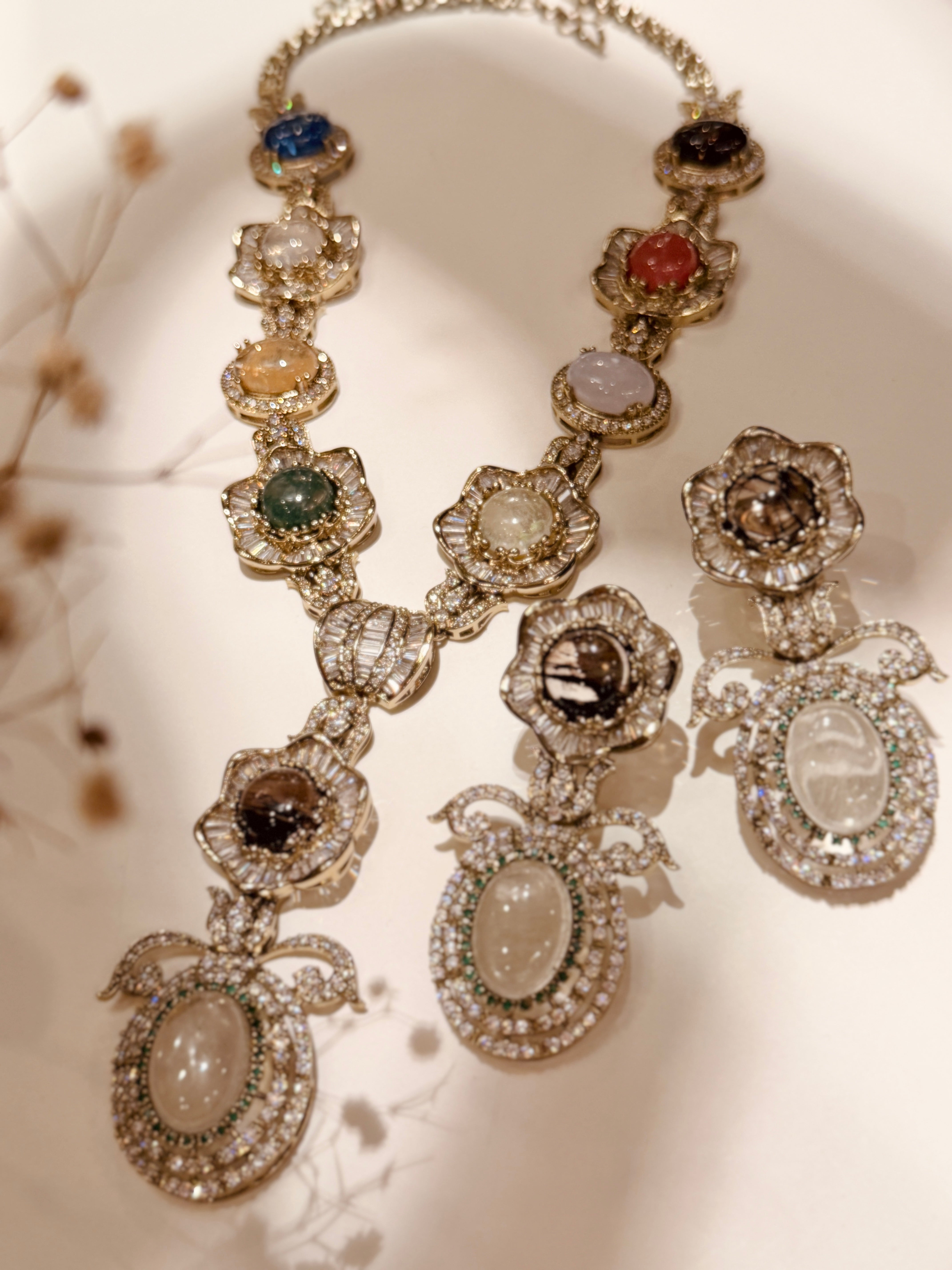 Fiza-Flora Necklace- Elizabeth