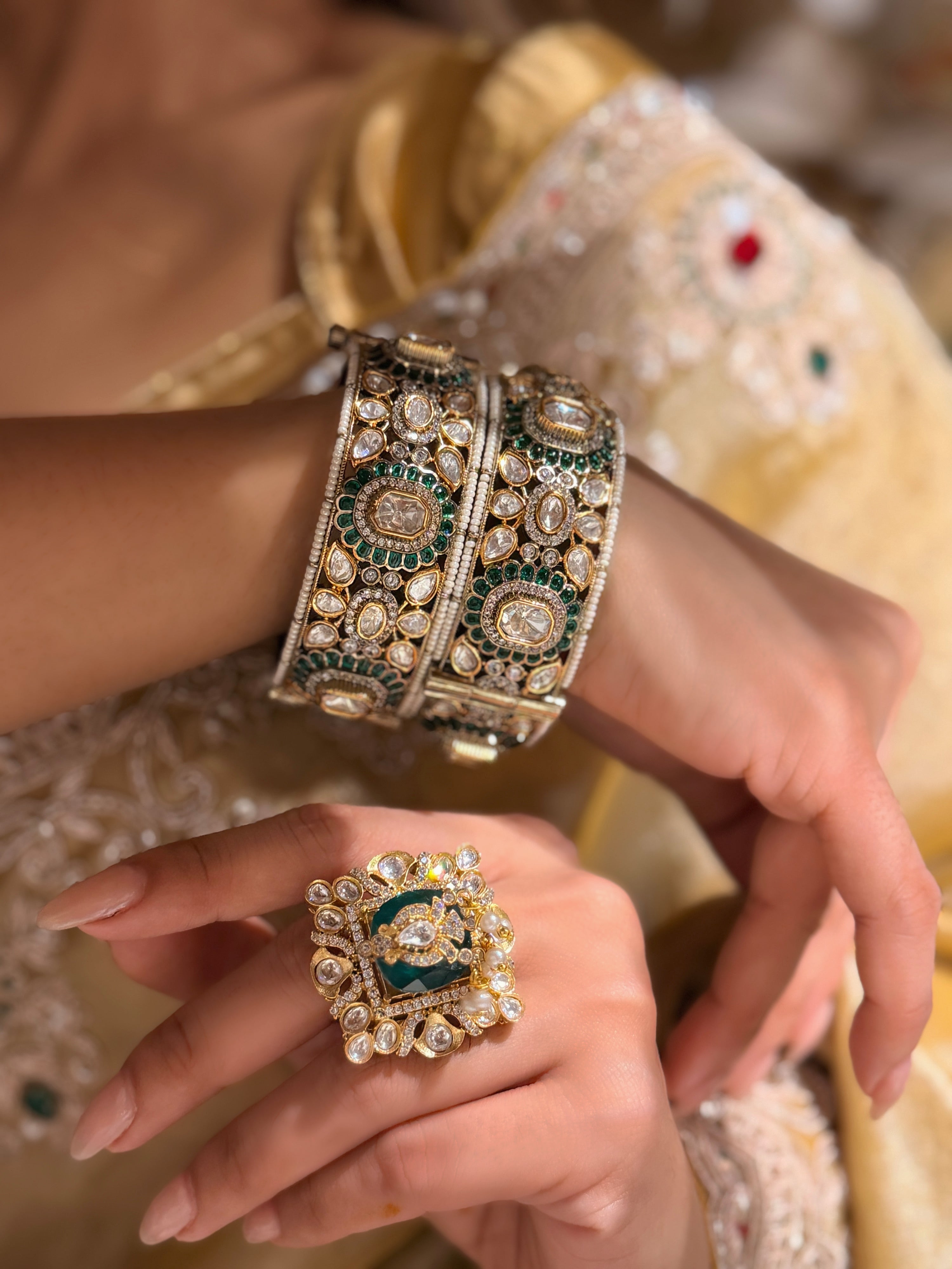 Mahodari Emerald Polki Bangle