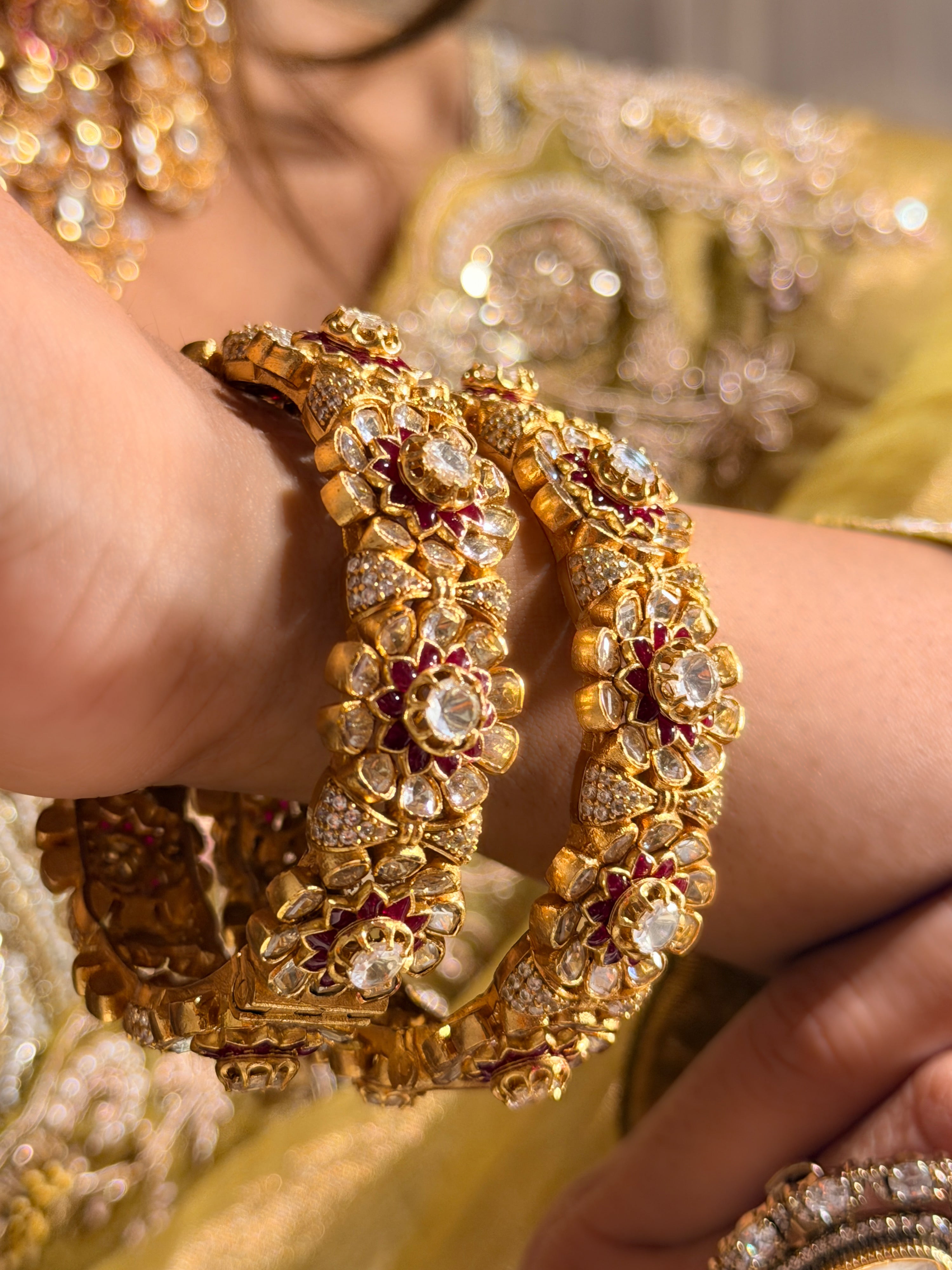 Gulshan-e-Riyasat Bangle