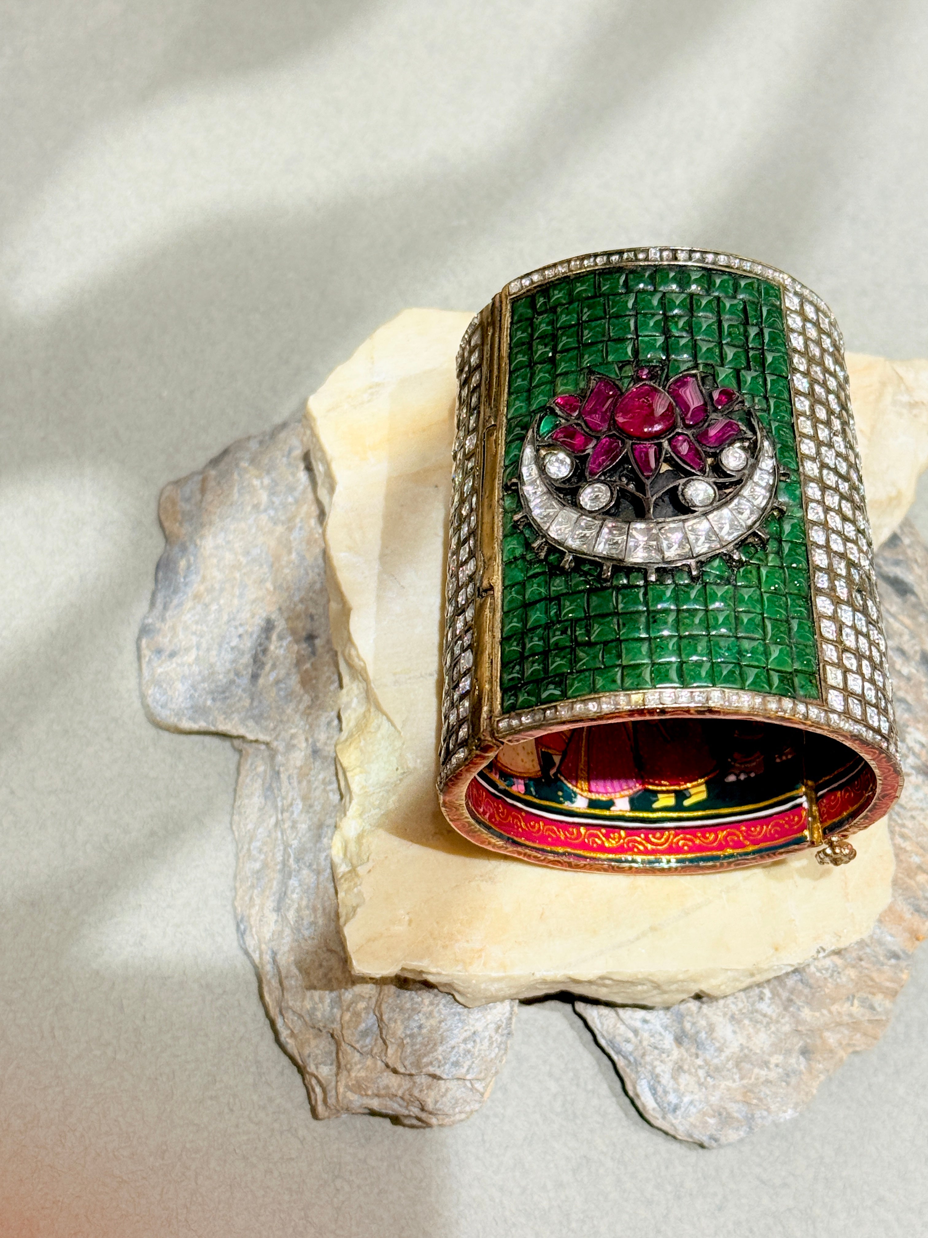 Chand komal cuff- MAHIRA