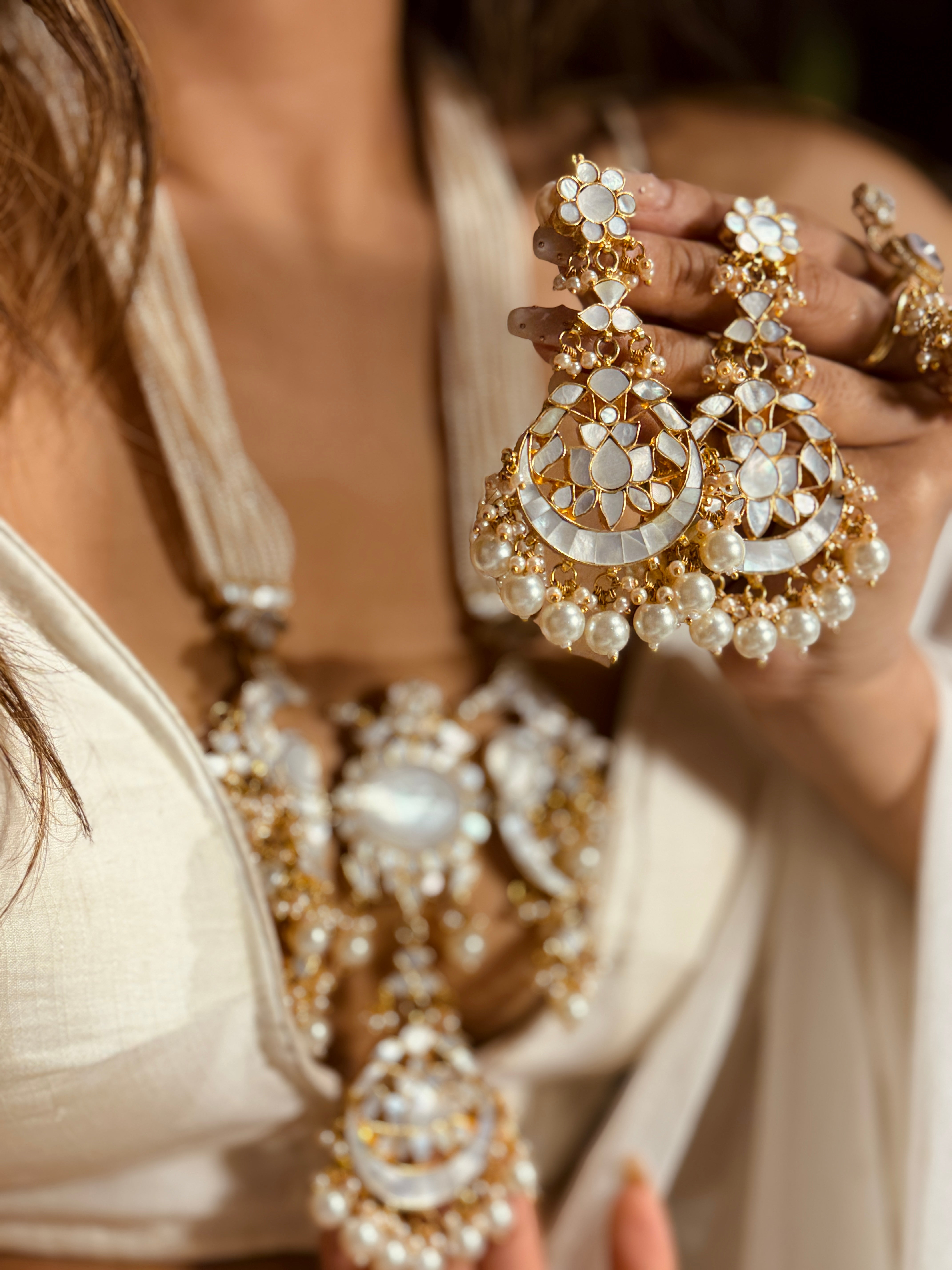 Sara Mother-of-Pearl Necklace